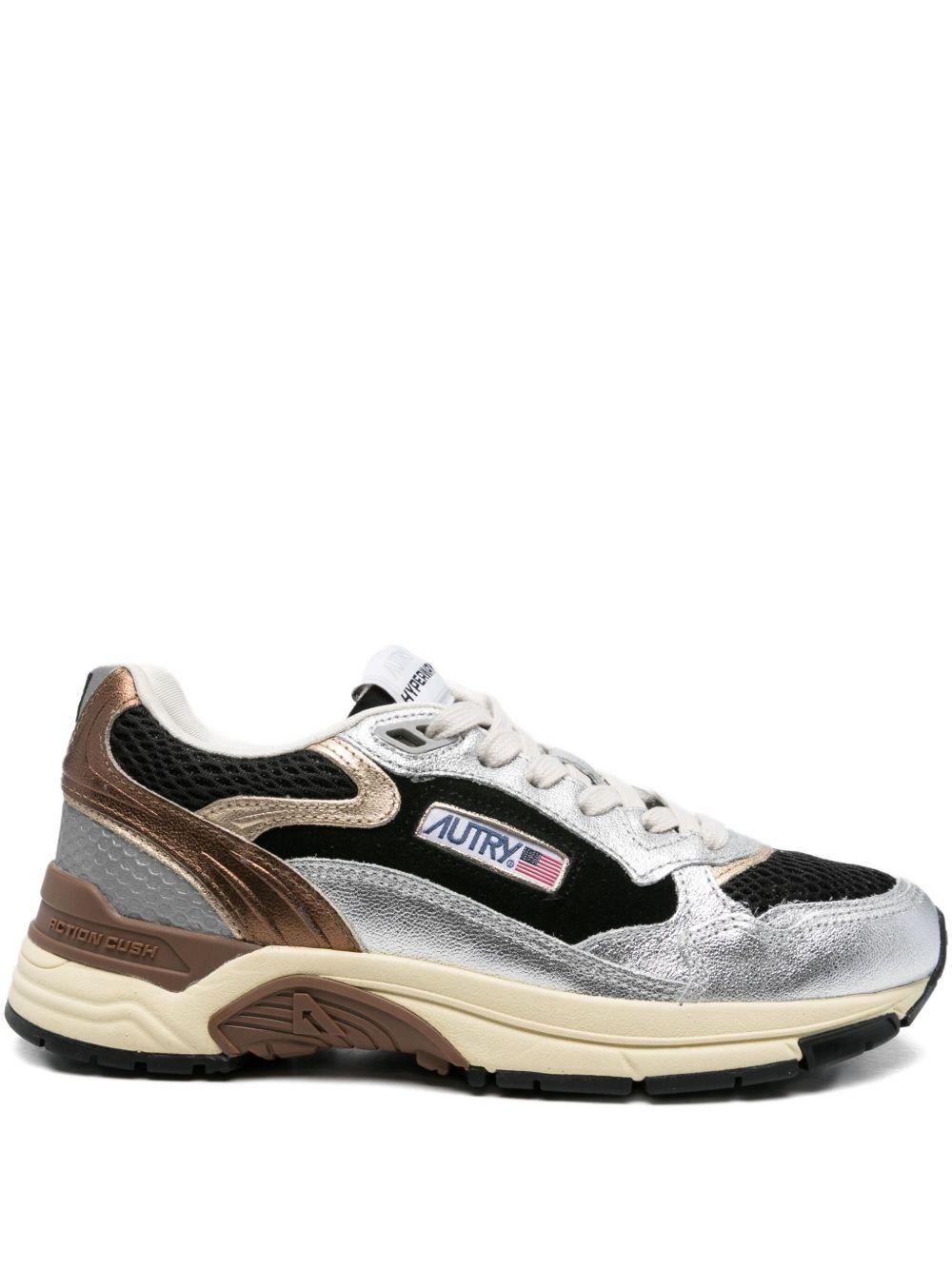 AUTRY Sneakers 'Hyperway Low' argento e nero