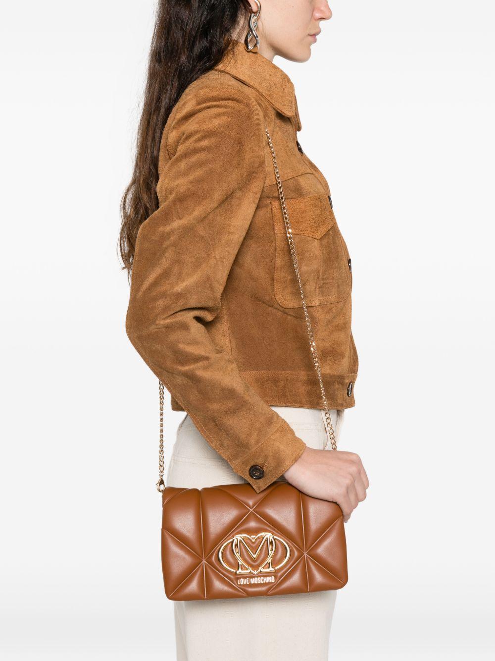 LOVE MOSCHINO Borsa marrone trapuntata con placca logo