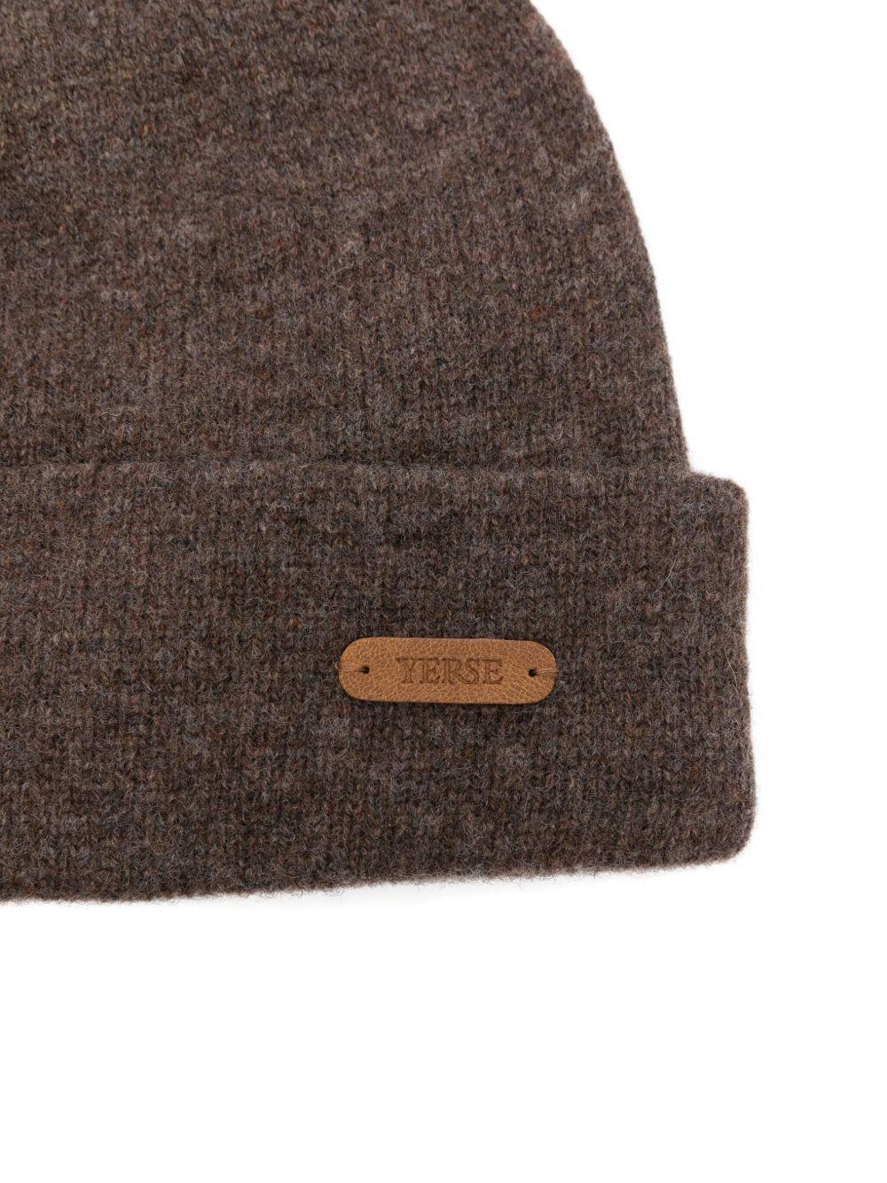 YERSE Cappello Cleo in lana marrone con logo