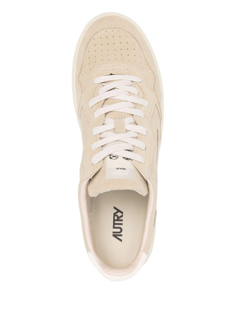AUTRY Sneakers 'Medalist' in pelle scamosciata beige
