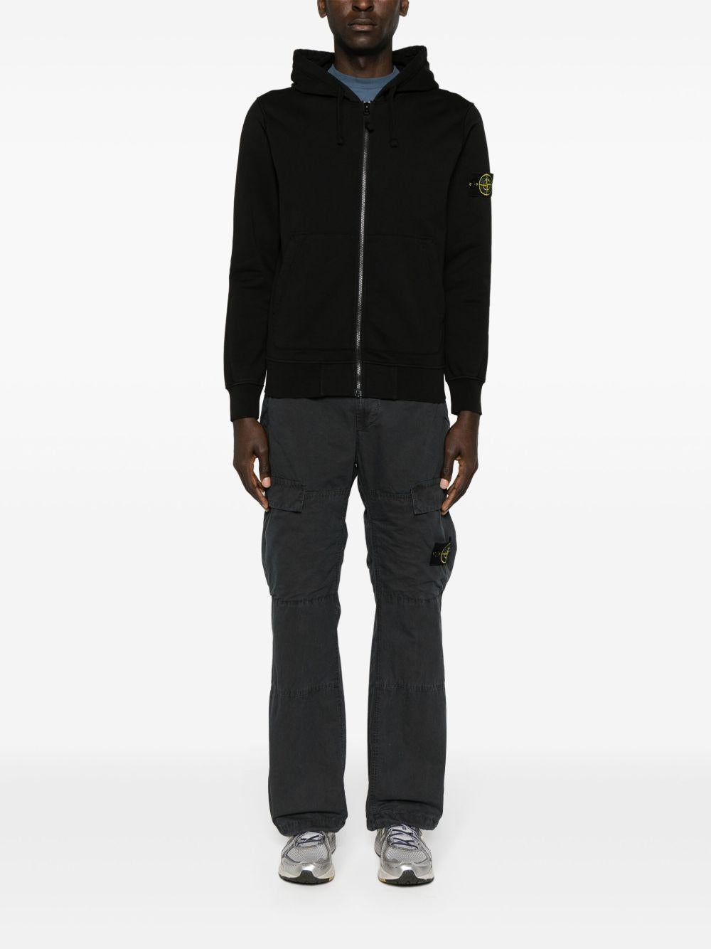 STONE ISLAND Felpa in cotone nero con cappuccio e zip