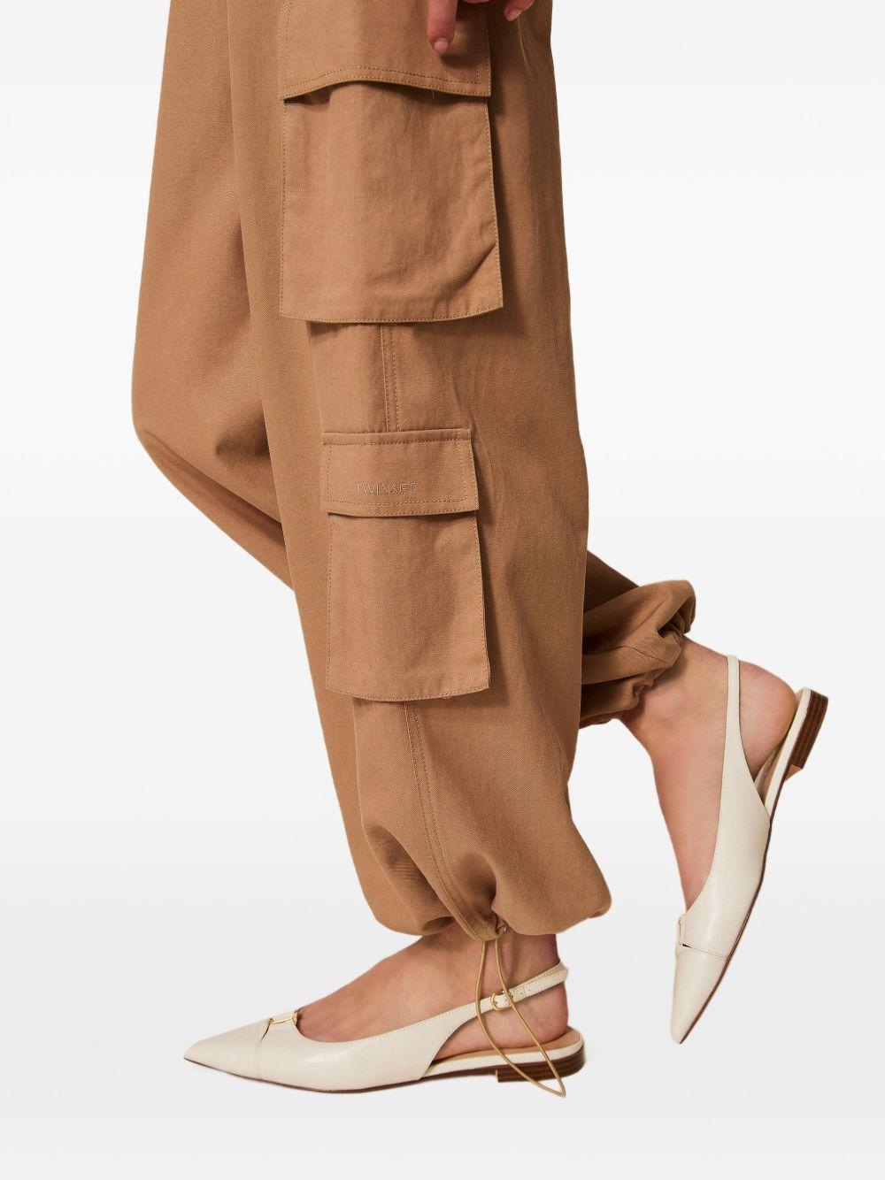 TWINSET Pantaloni cargo morbili color cammello con tasche laterali