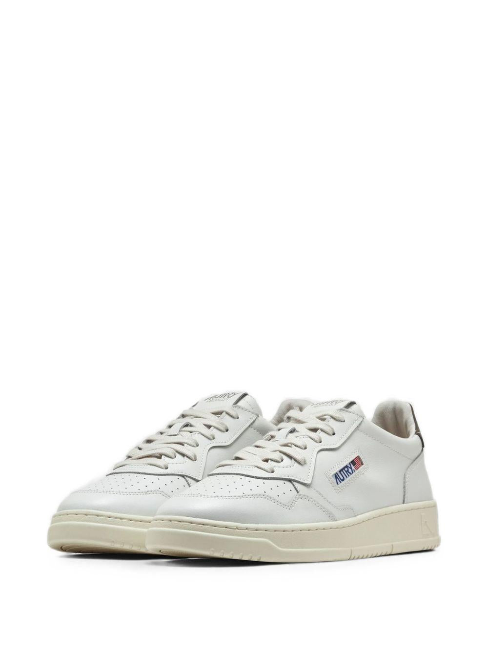 AUTRY Sneakers Medalist in pelle bianca con dettaglio marrone