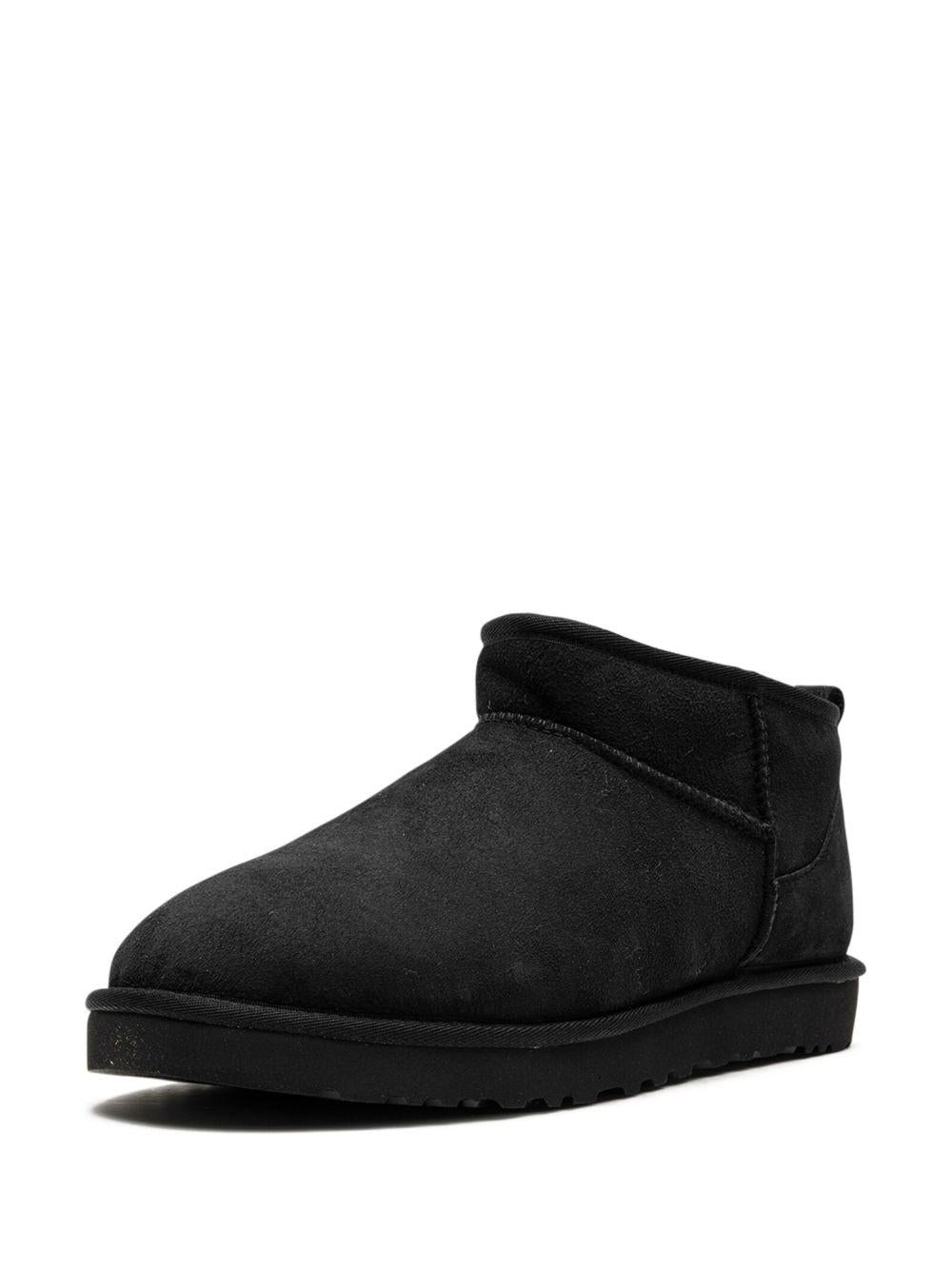 UGG Stivaletti 'Classic Ultra Mini' neri con platform