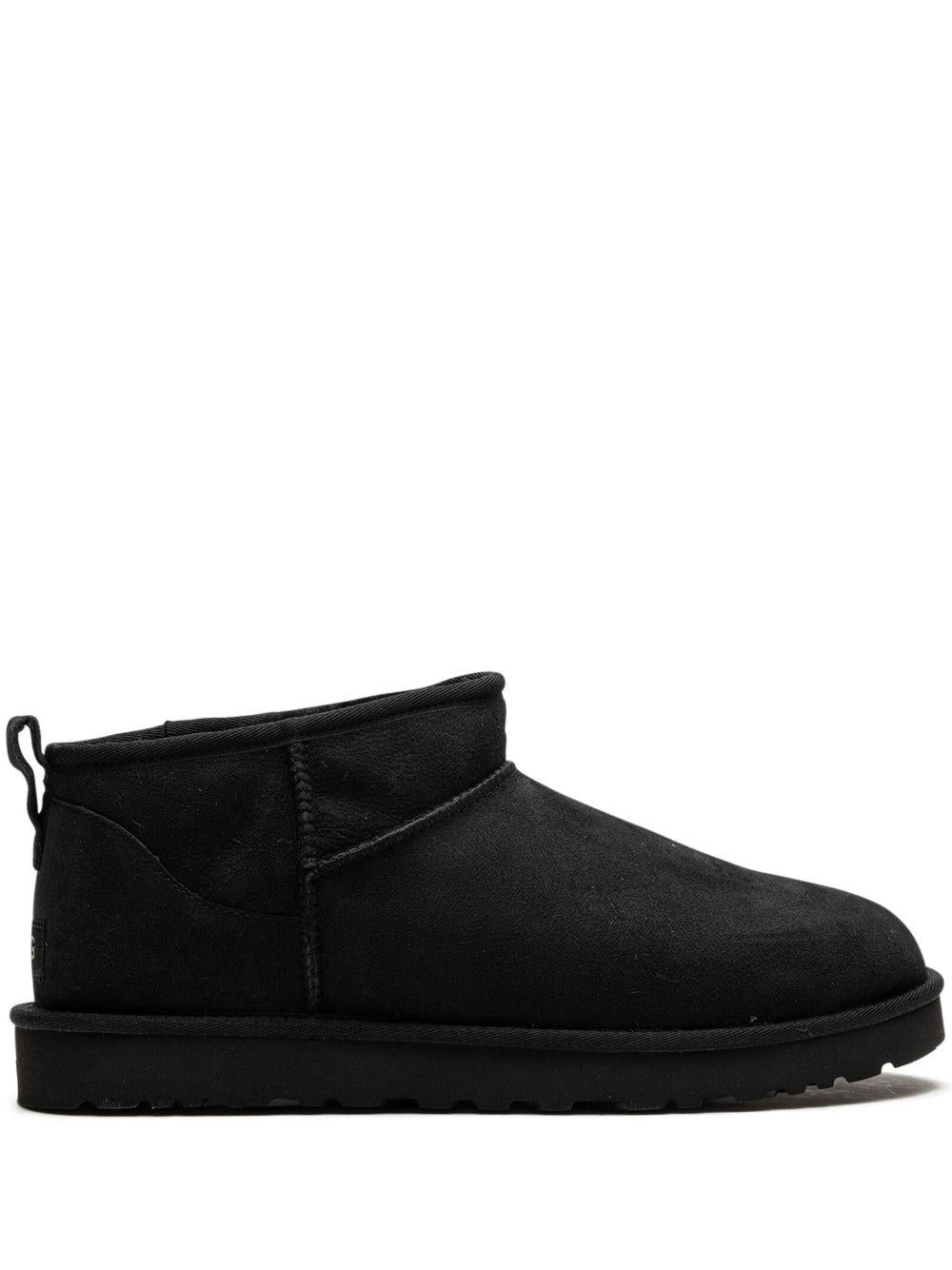 UGG Stivaletti 'Classic Ultra Mini' neri con platform