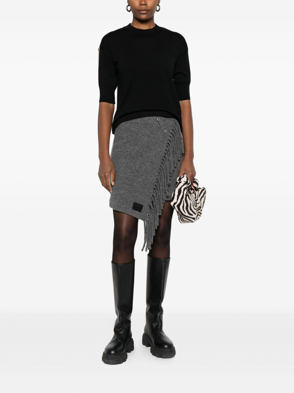 ALPHA STUDIO Maglia nera con dettagli a righe