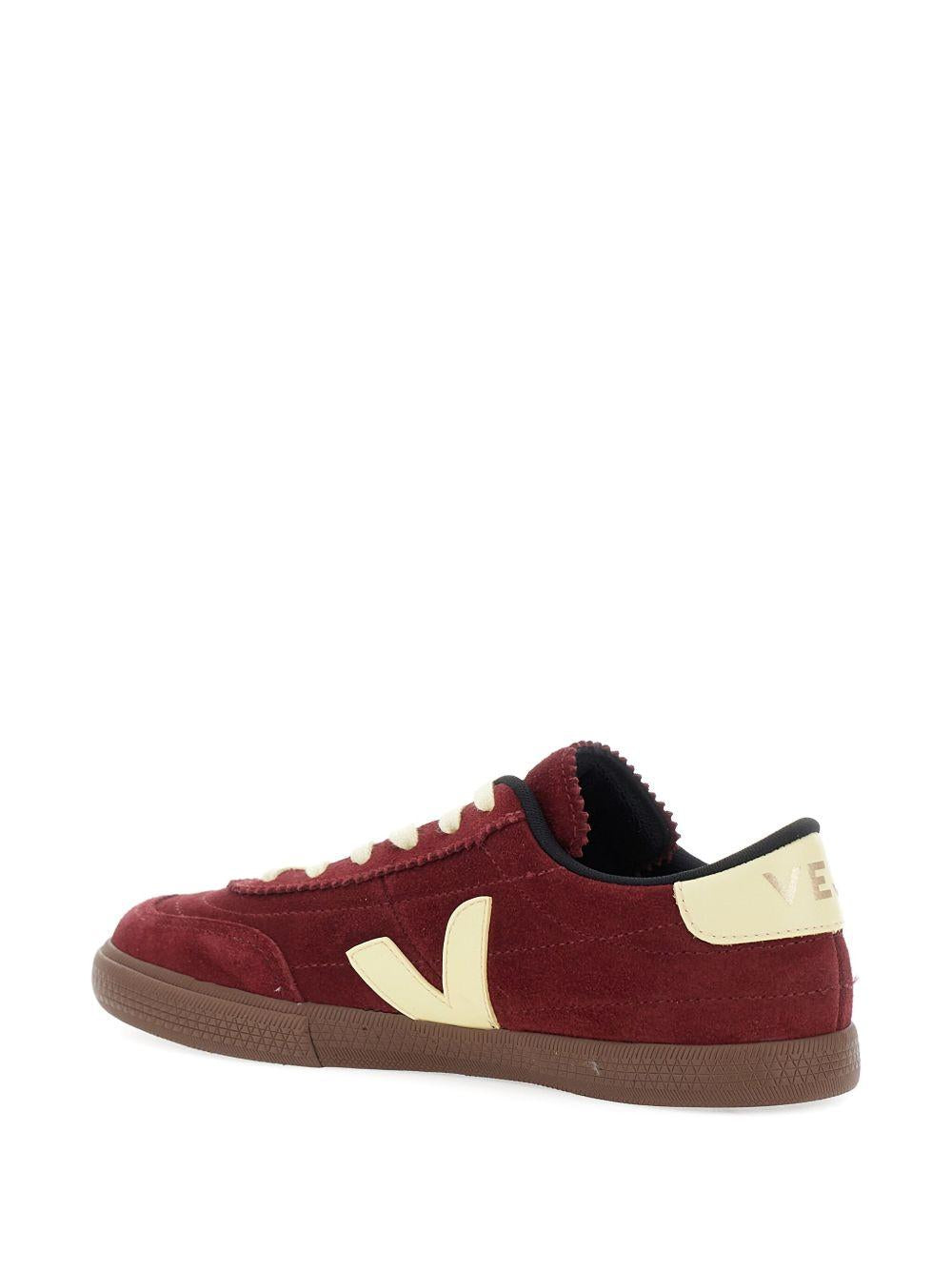 VEJA Sneakers 'Panenka' in camoscio bordeaux