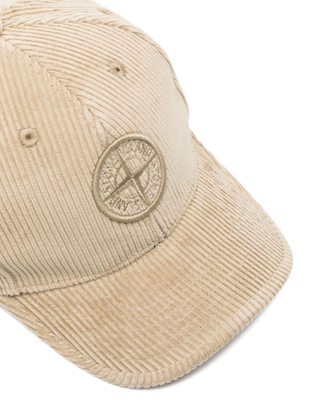 STONE ISLAND Cappellino beige con logo ricamato