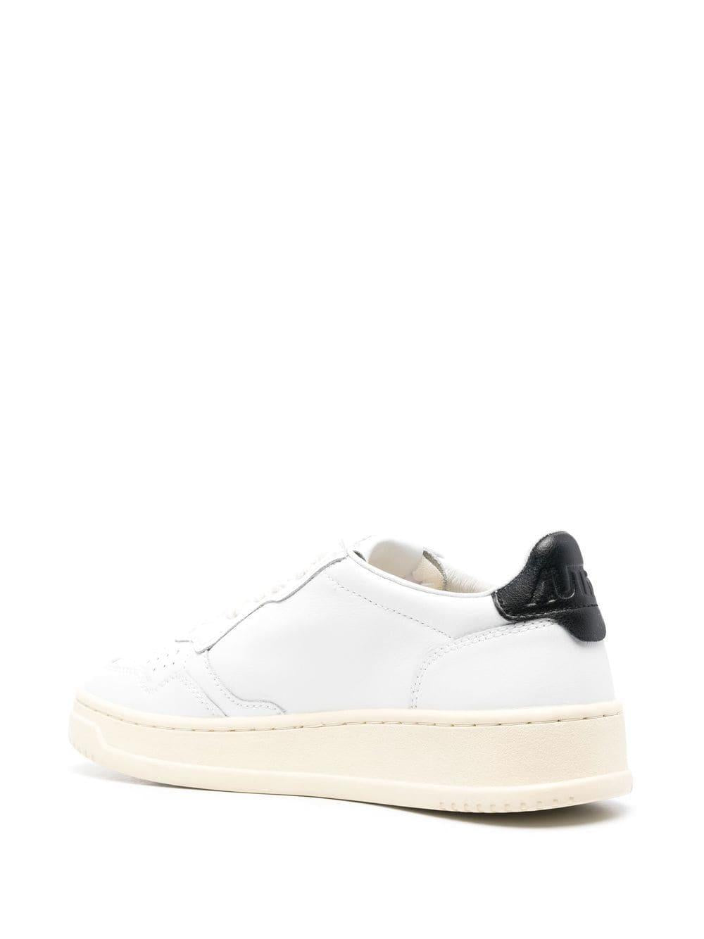 AUTRY Sneakers 'Medalist Low' in pelle bianca
