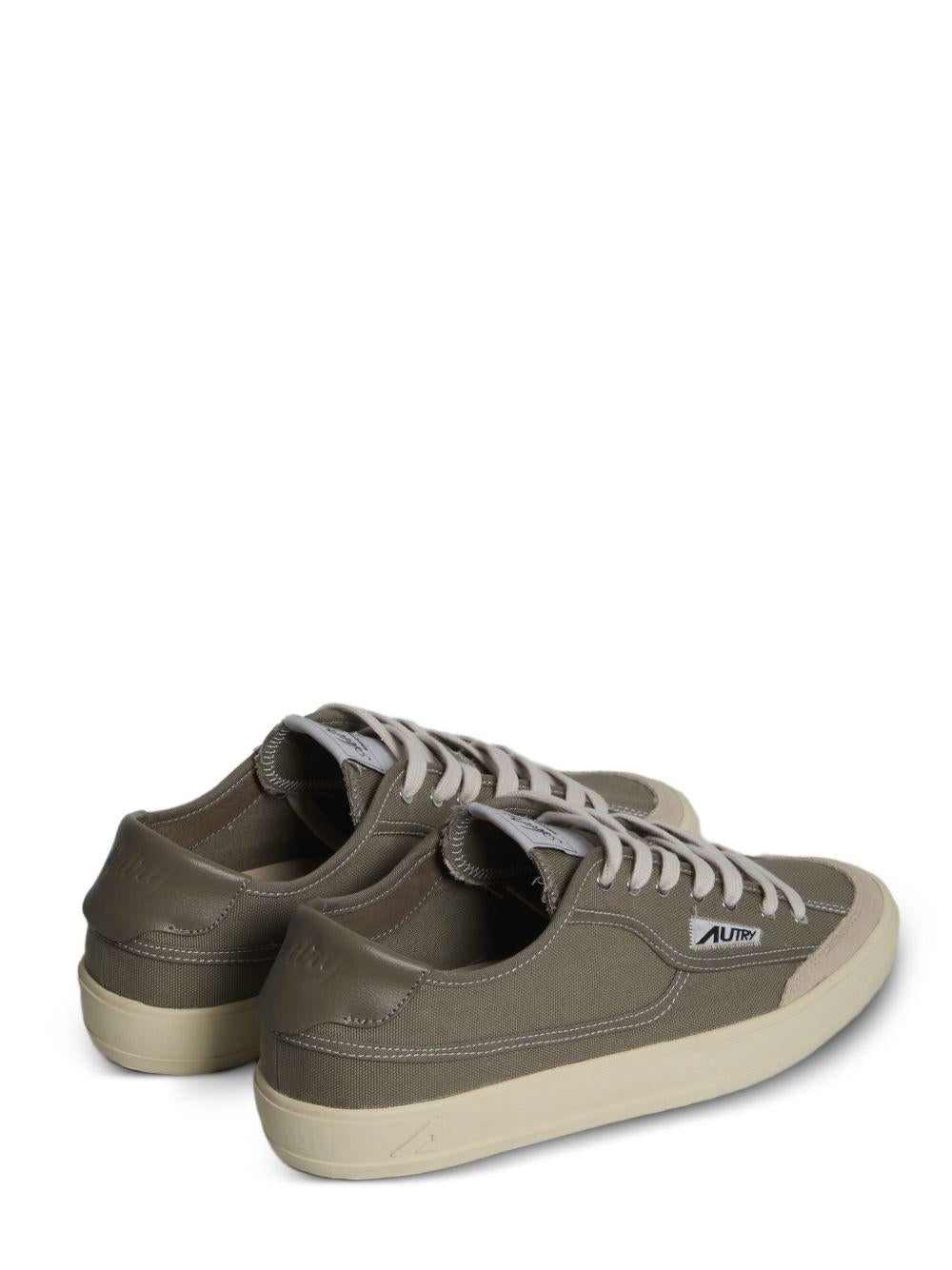 AUTRY Sneakers Windscape Low in canvas color militare