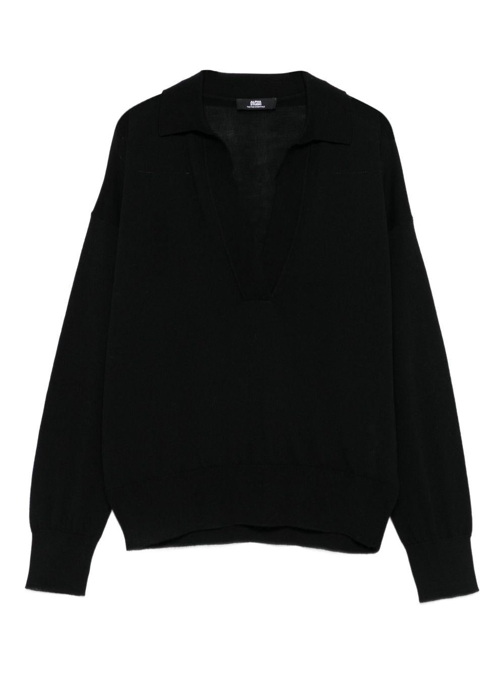 ALPHA STUDIO Maglia nera con colletto polo e scollo a V