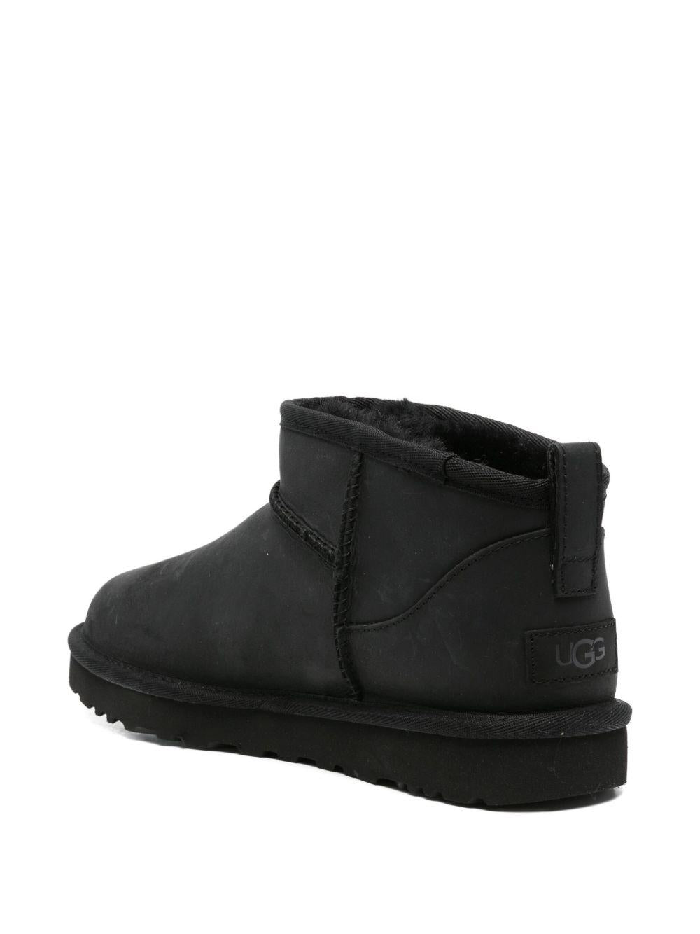 UGG Stivaletti 'Classic Ultra Mini' in