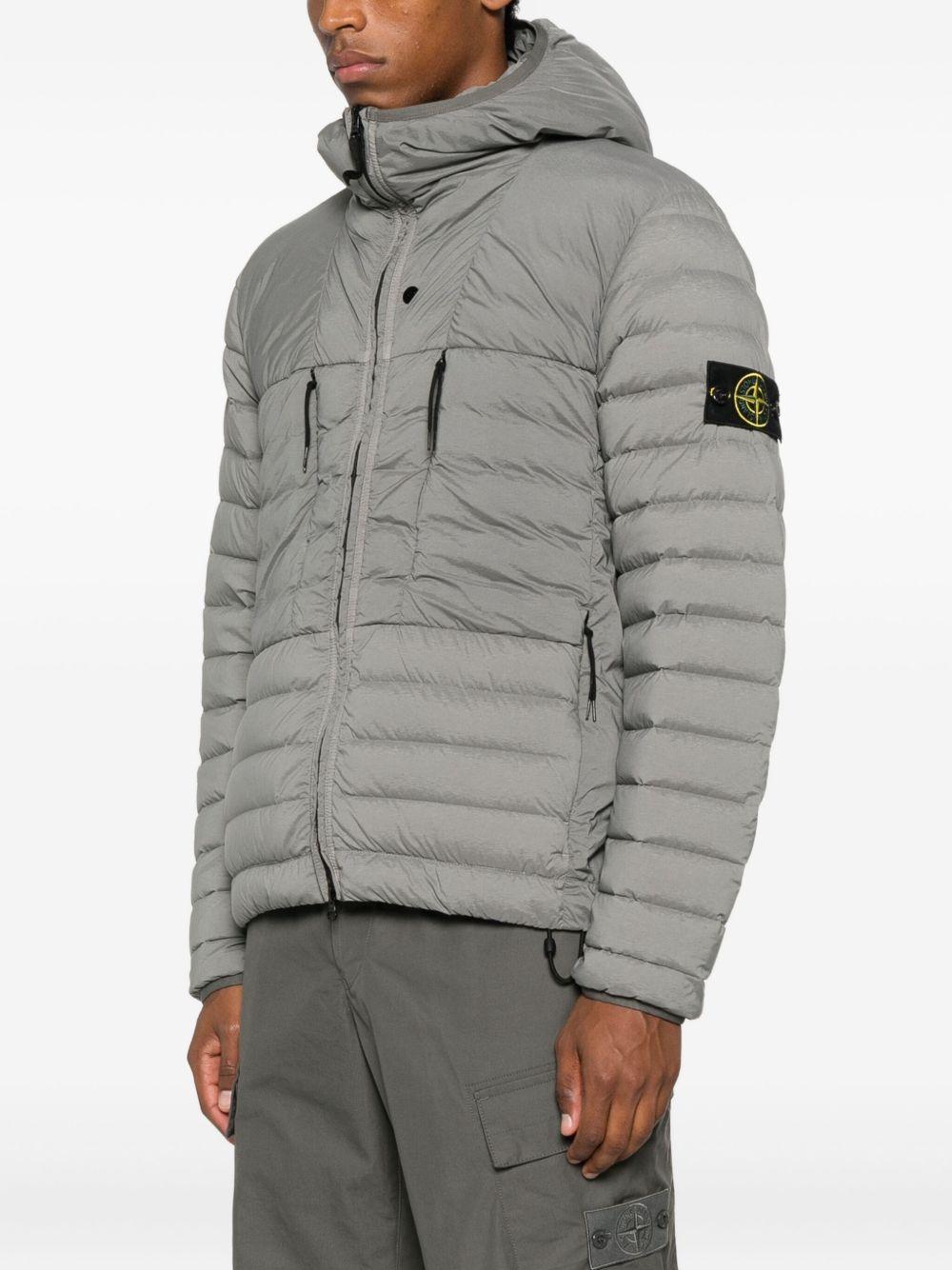 STONE ISLAND Piumino corto con patch logo