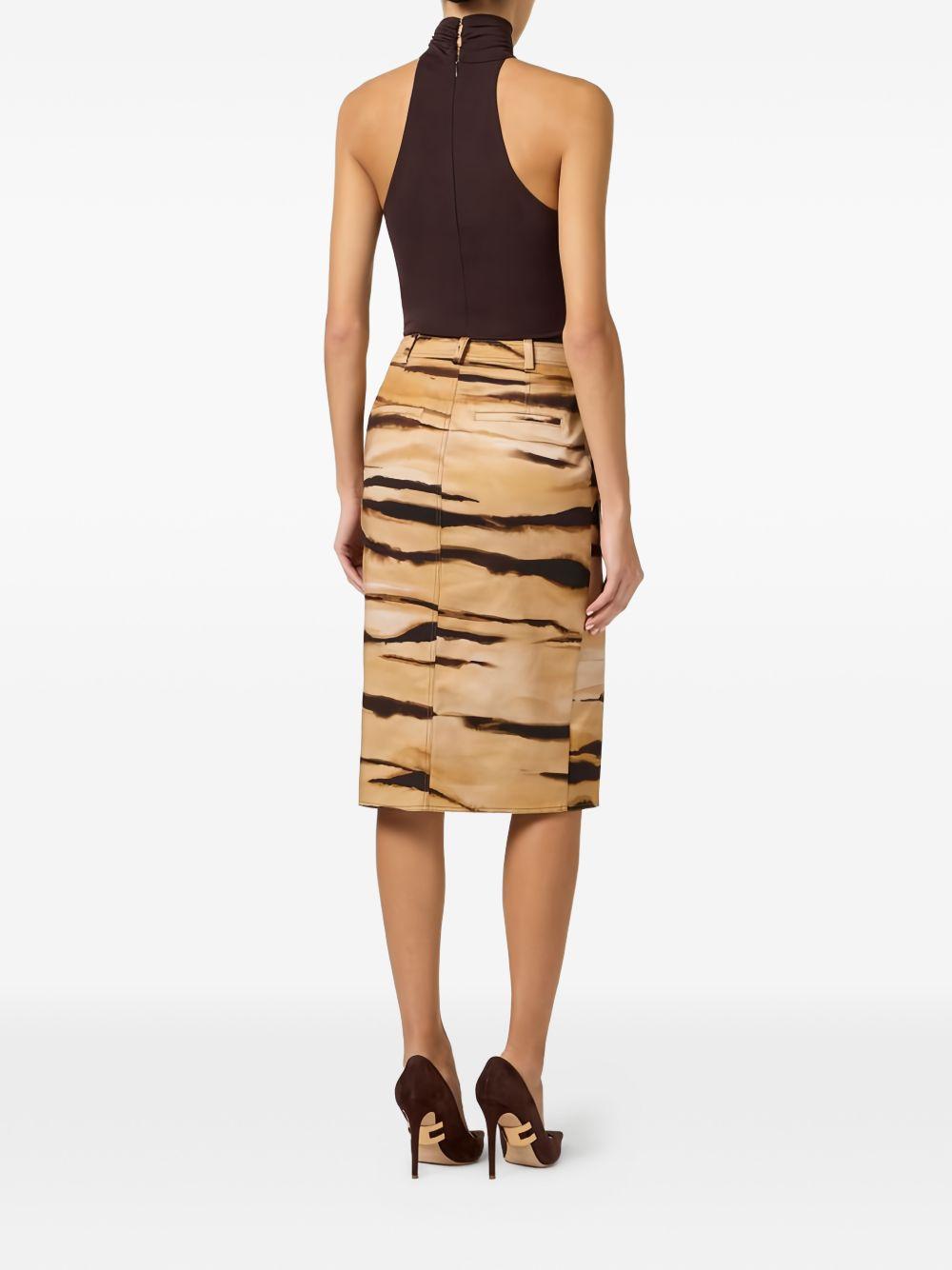 ELISABETTA FRANCHI Body a collo alto con dettagli drappeggiati e gioiello