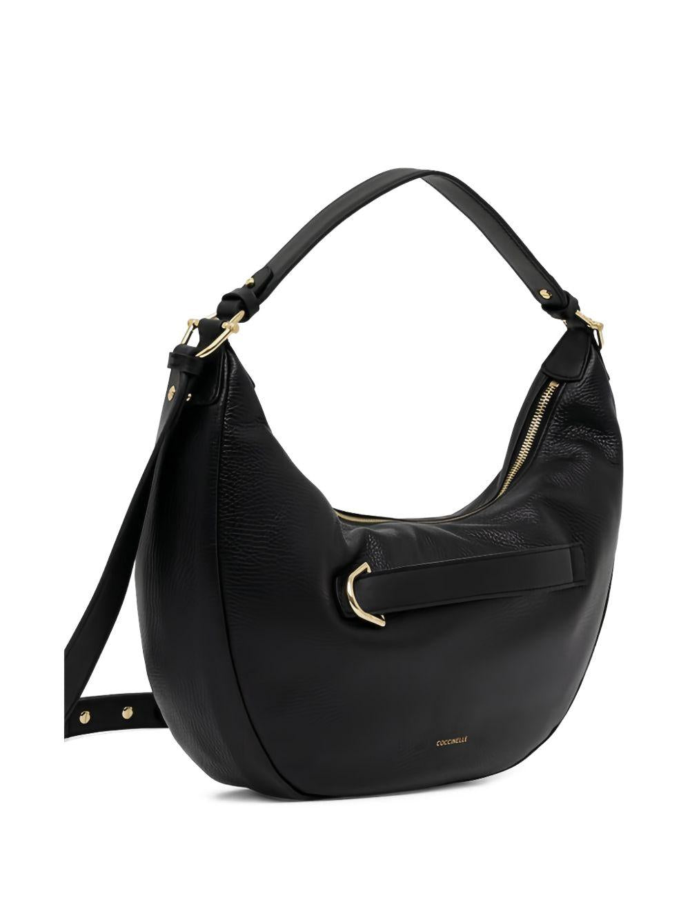 COCCINELLE Borsa a spalla in pelle nera satinata con fibbia