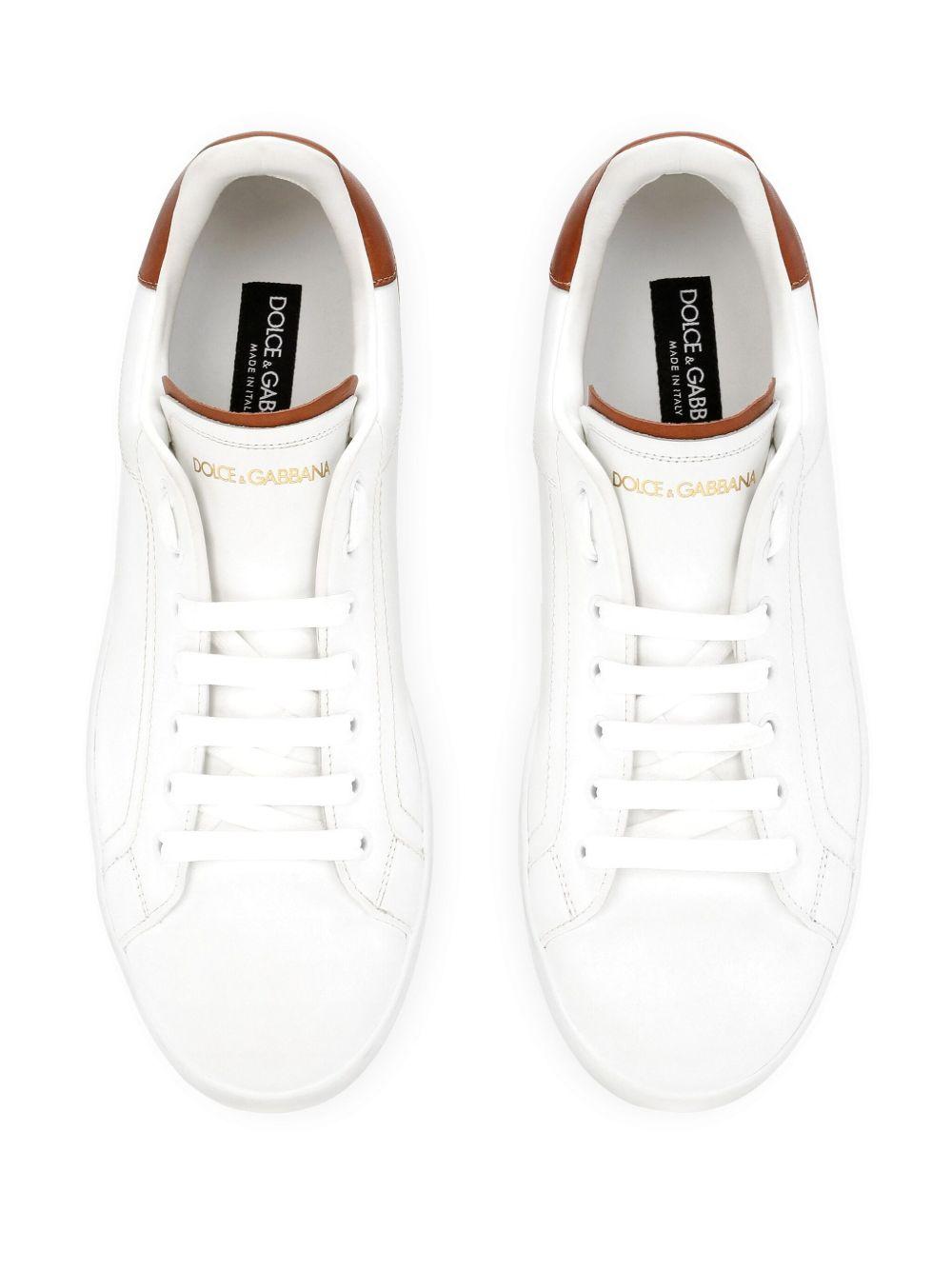 DOLCE e GABBANA Sneakers in pelle bianca con dettagli marroni