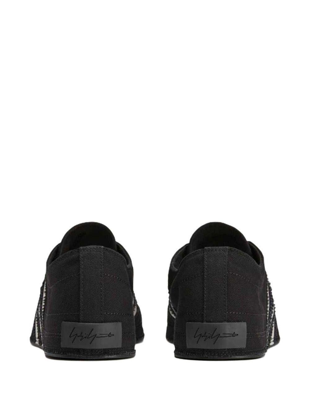 Y3 Sneakers Nissa Lo nere con dettagli a righe