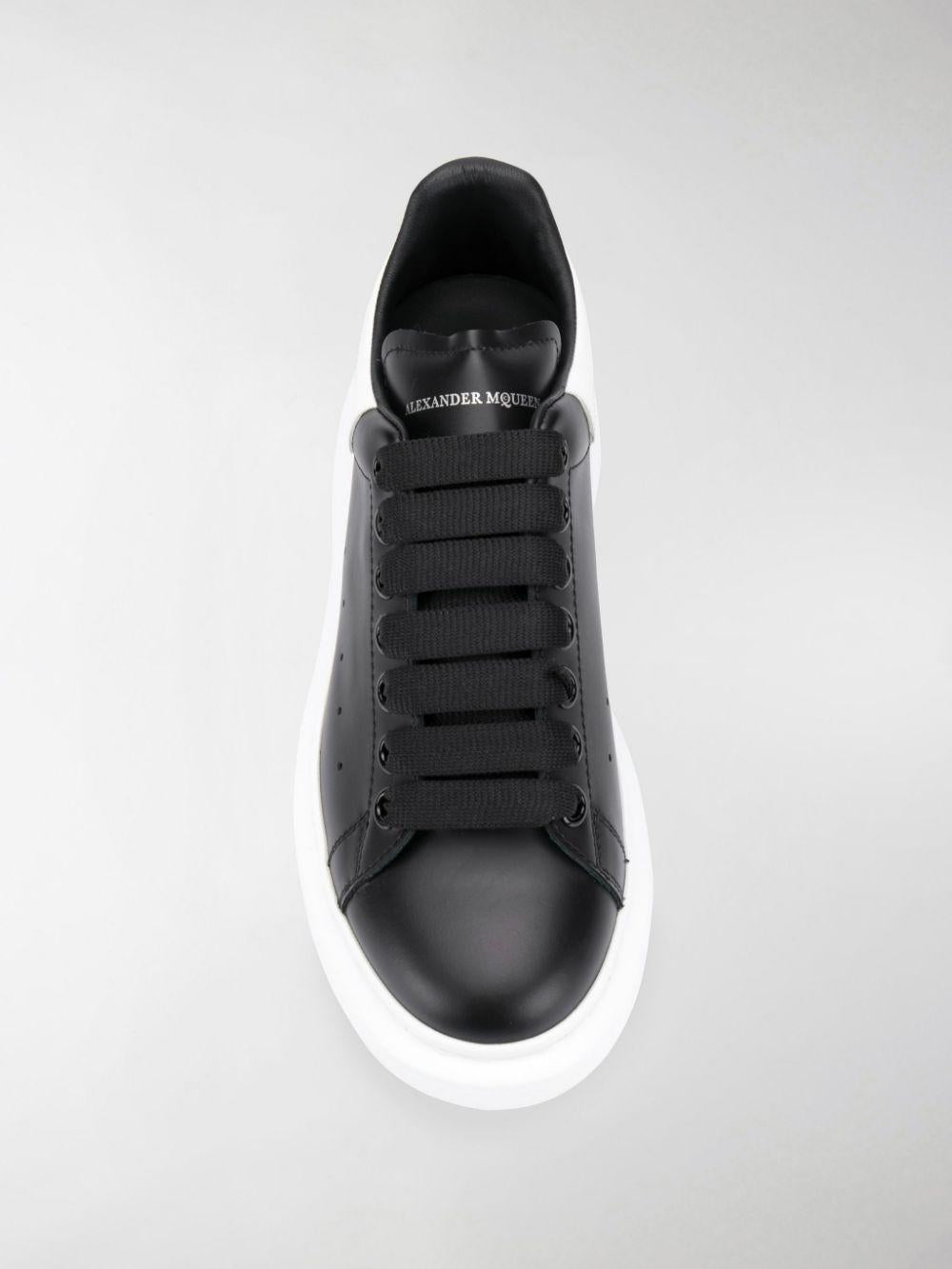 ALEXANDER McQUEEN Sneakers 'Oversize' in pelle nero e bianco