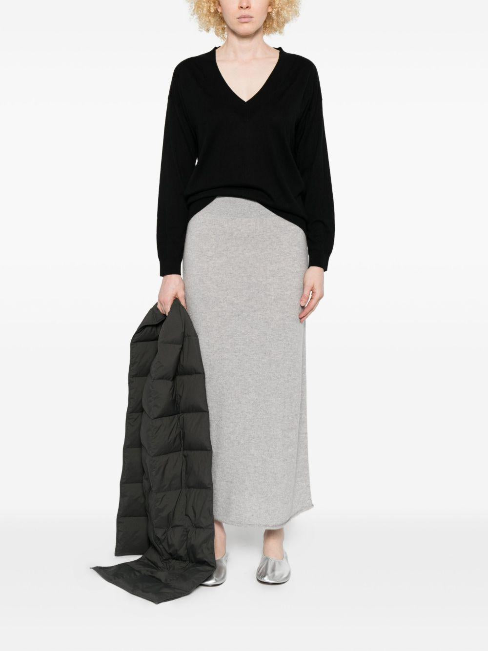 ALPHA STUDIO Maglia con scollo a V nera