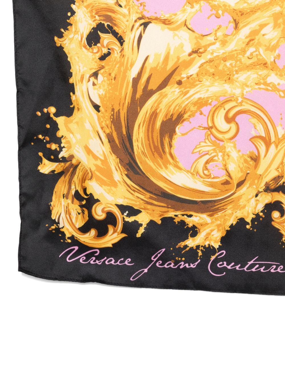 VERSACE JEANS COUTURE Foulard in seta con stampa nera e oro