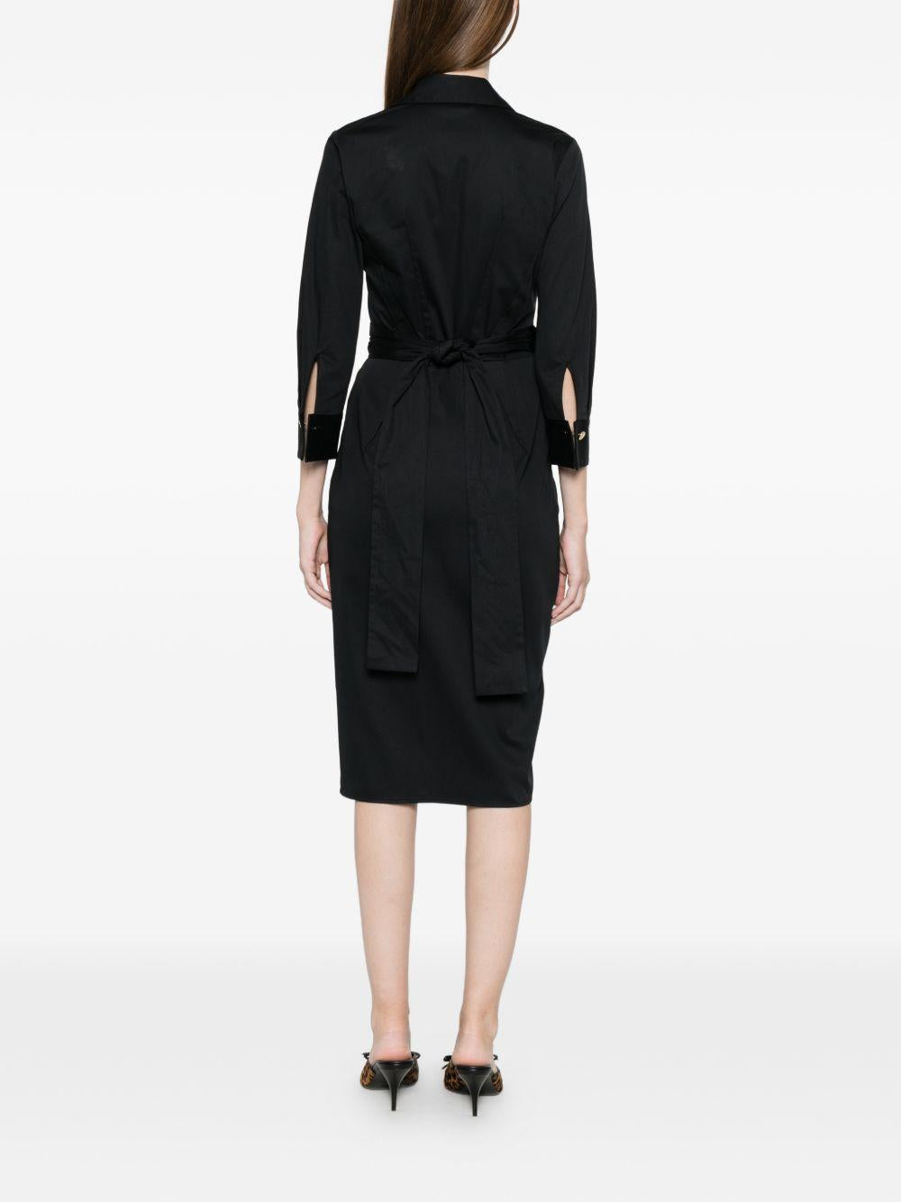 ELISABETTA FRANCHI Abito nero elegante con cintura in vita e spacco frontale