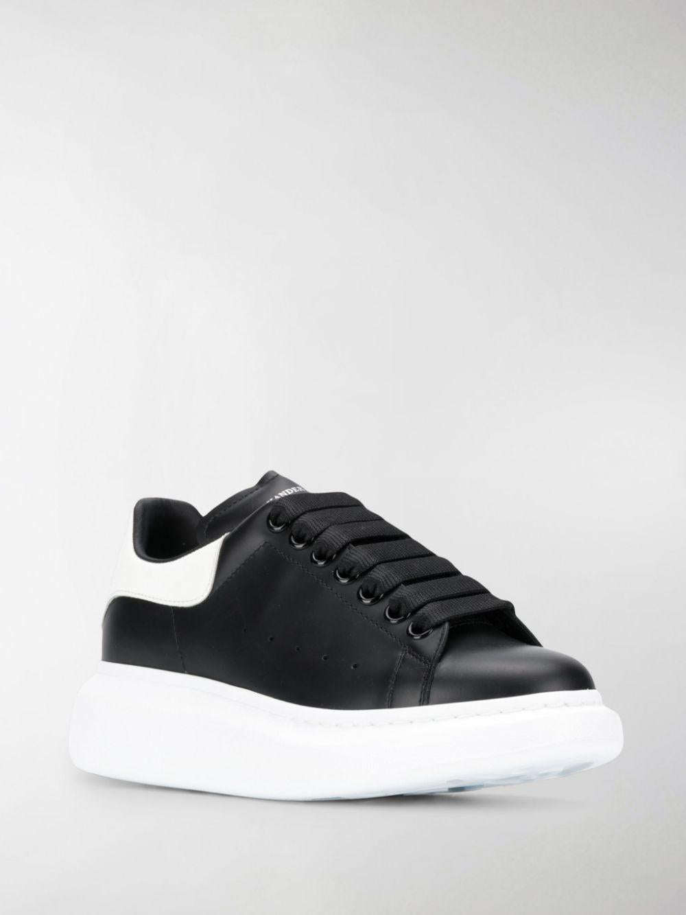 ALEXANDER McQUEEN Sneakers 'Oversize' in pelle nero e bianco