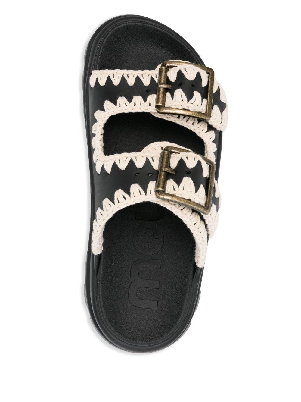 MOU Sandali neri a doppia fascia con ricami bianchi