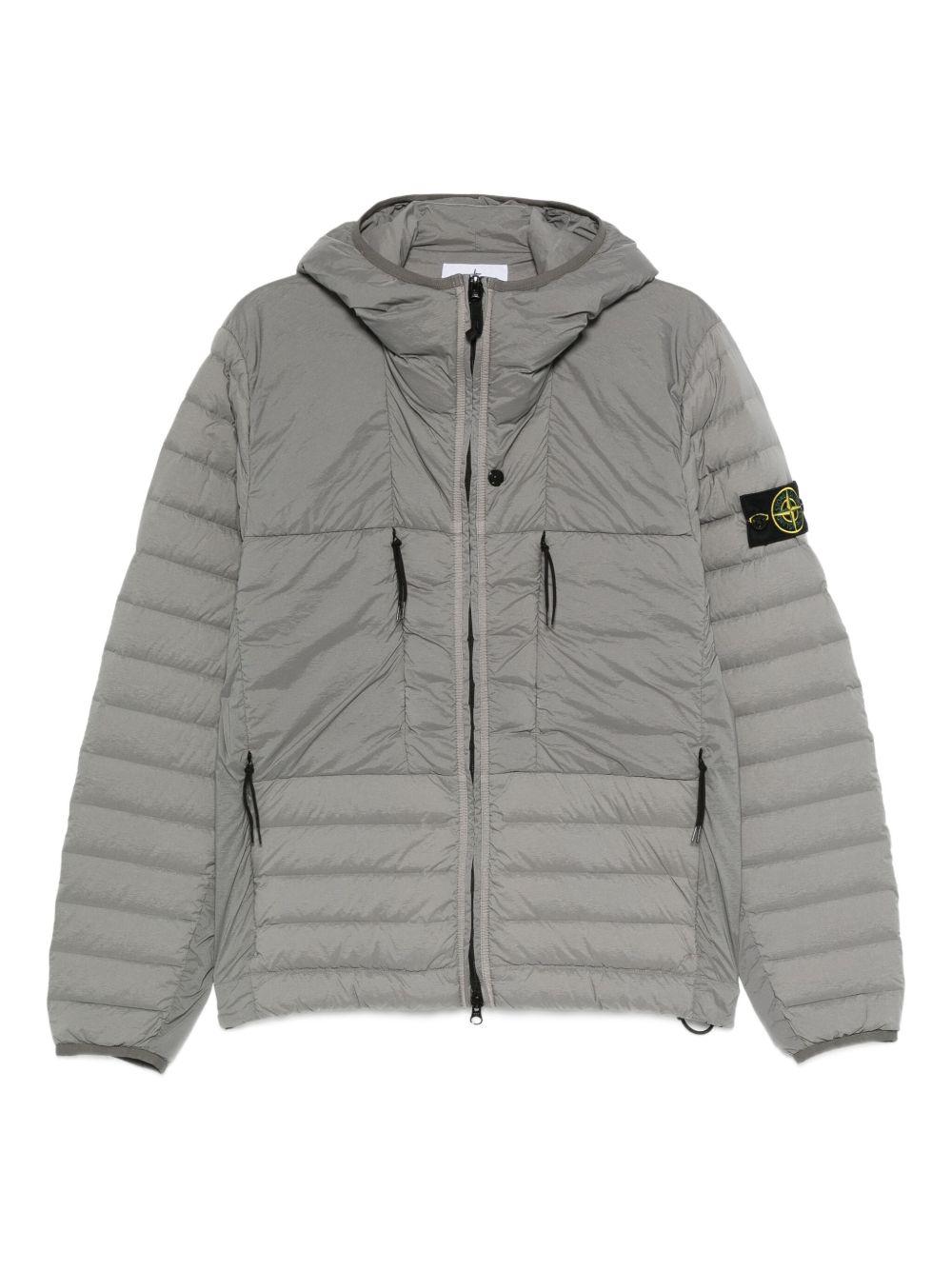STONE ISLAND Piumino corto con patch logo