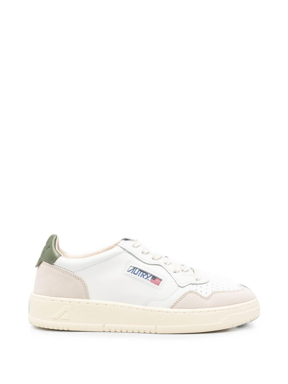 AUTRY Sneakers Medalist in pelle bianca con dettaglio verde