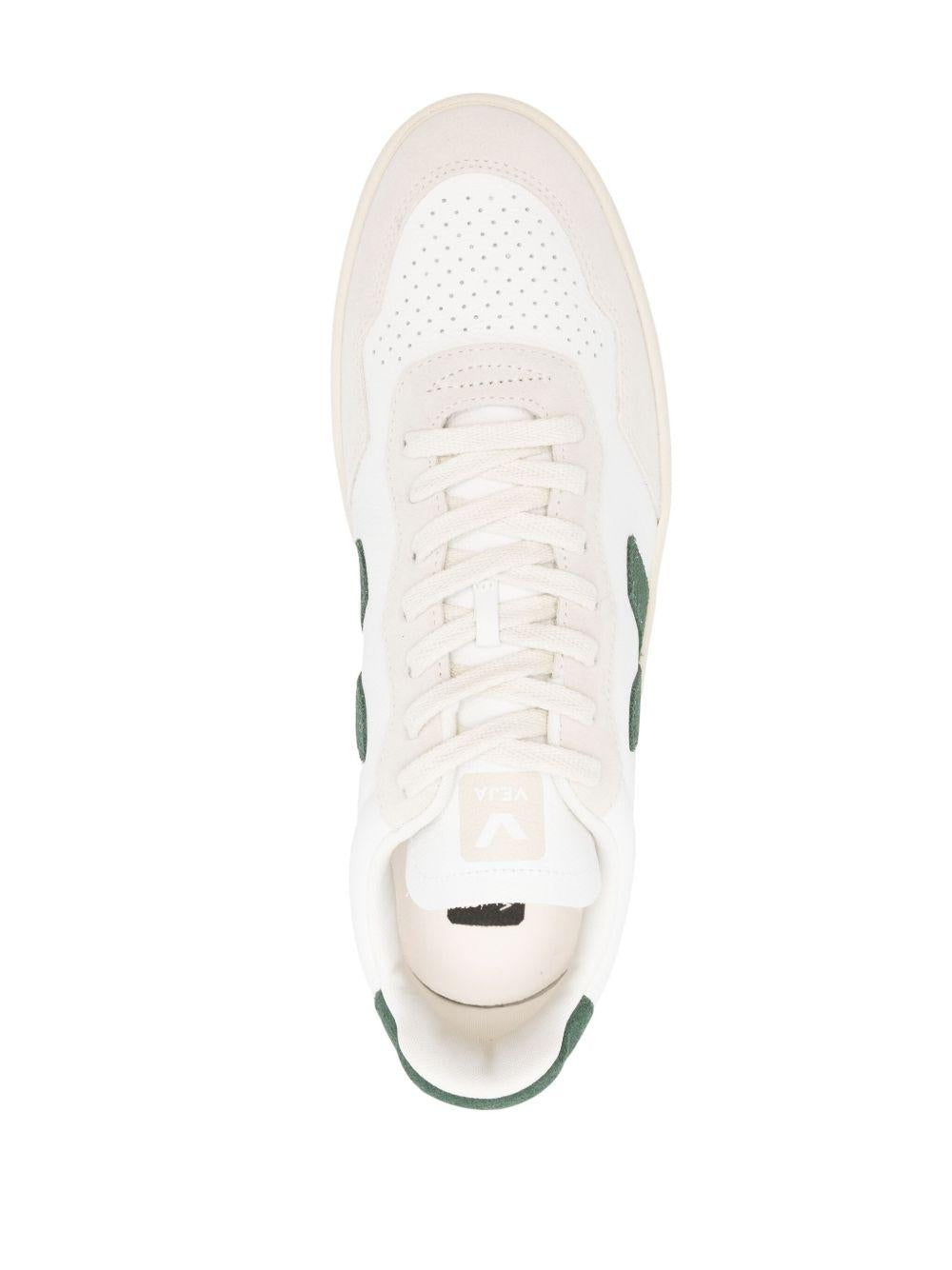VEJA Sneakers bianche e verdi in pelle