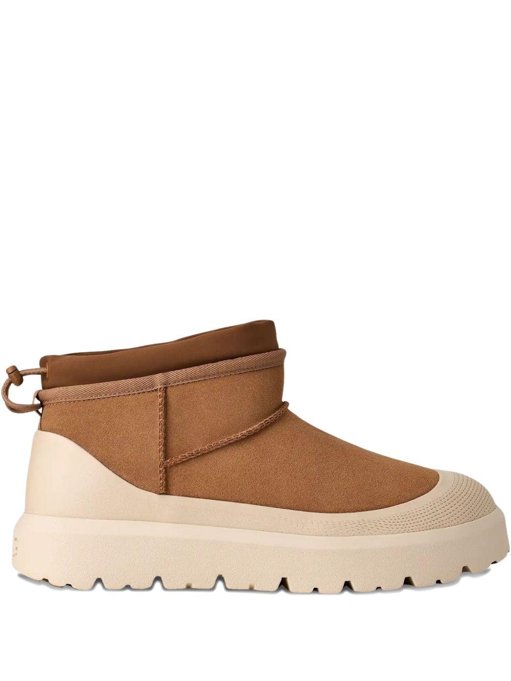 UGG Gli stivali bassi 'Chestnut/ Whitecap 7'