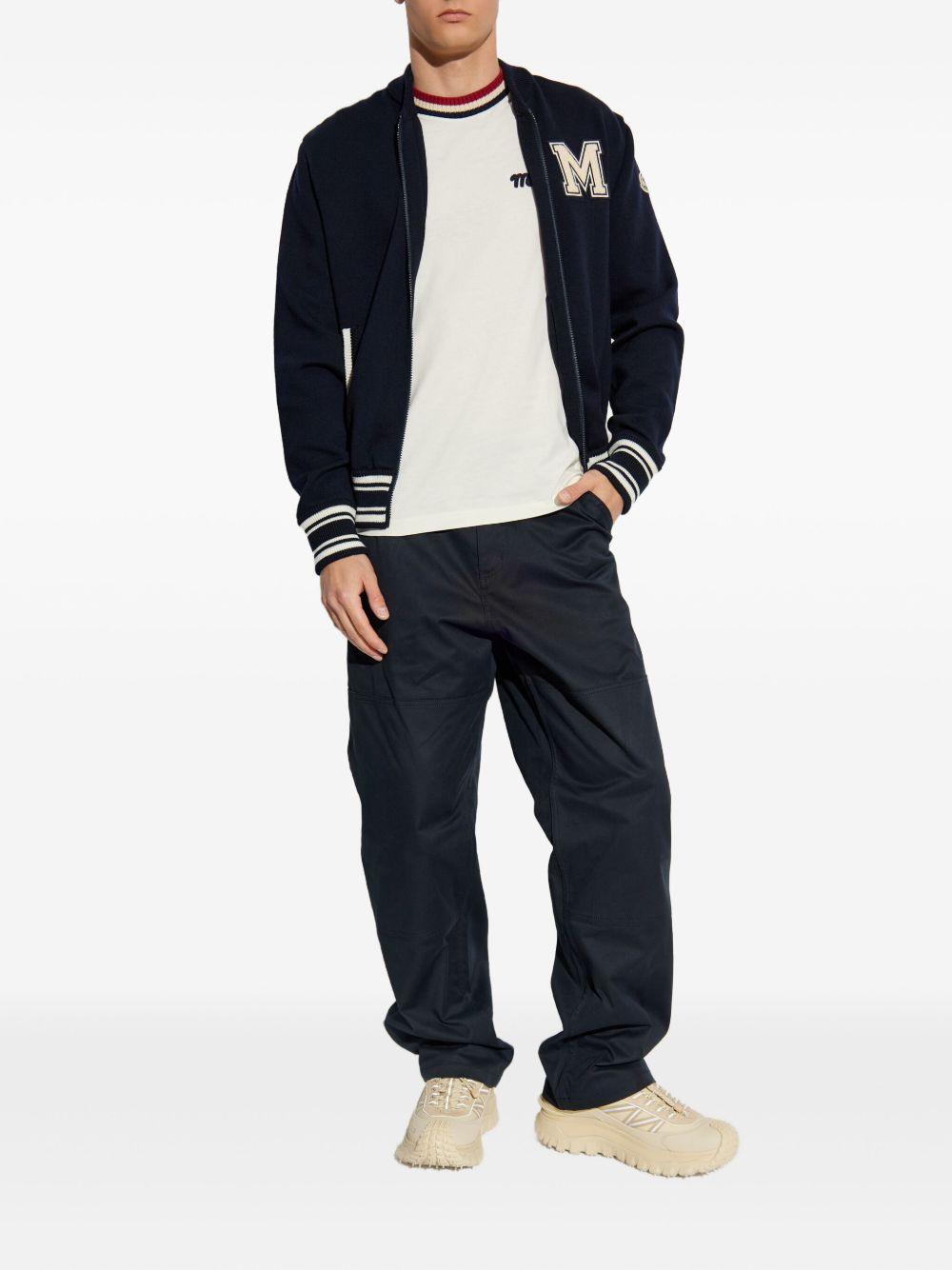 MONCLER T-shirt in cotone bianco con colletto rigato e logo