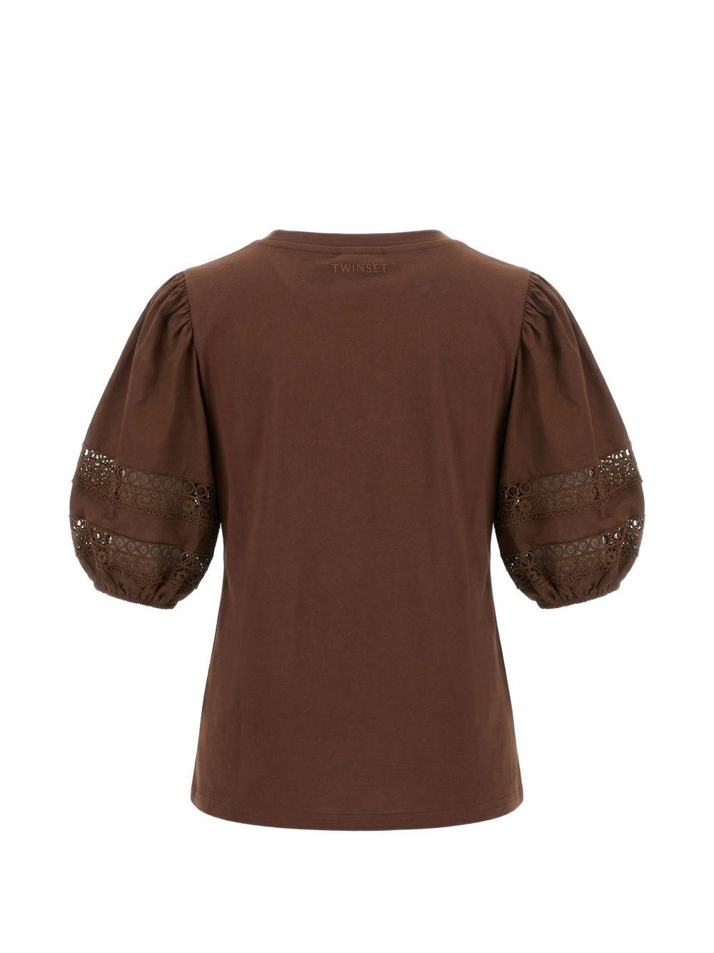 TWINSET T-shirt in cotone marrone con pizzo floreale