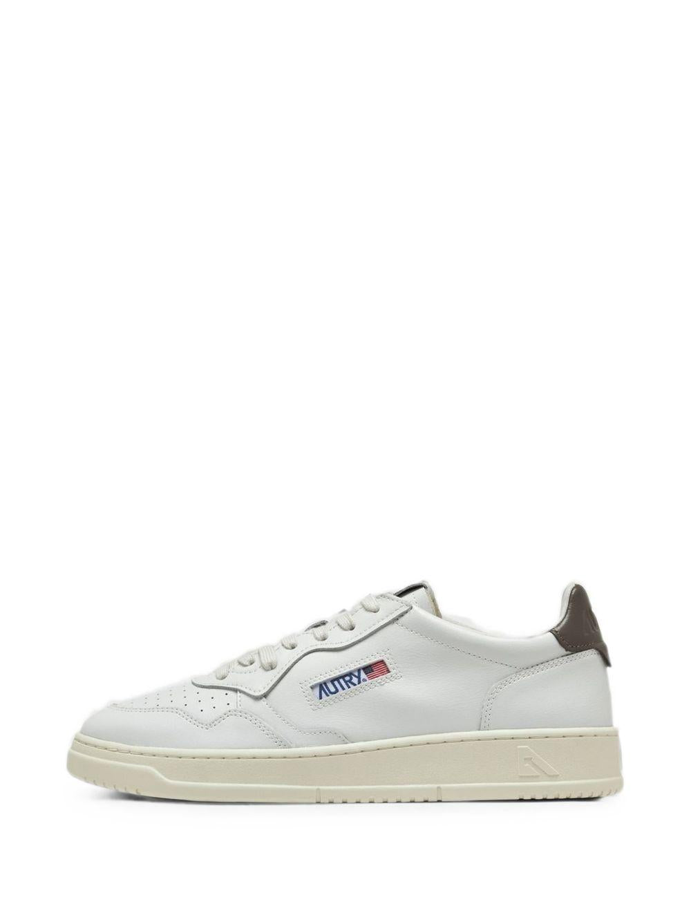 AUTRY Sneakers Medalist in pelle bianca con dettaglio marrone