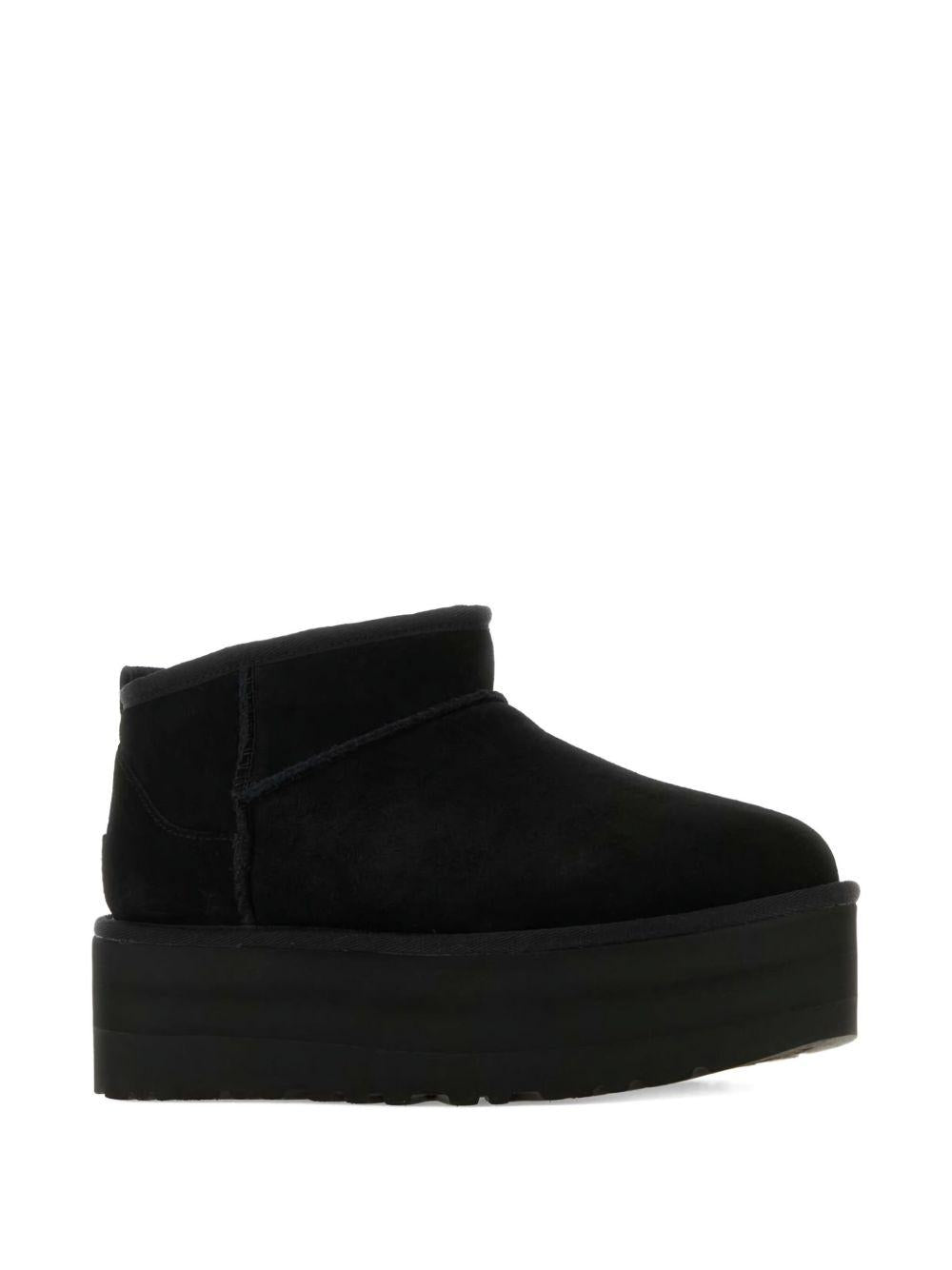 UGG Stivaletti 'Classic Ultra Mini' neri con platform