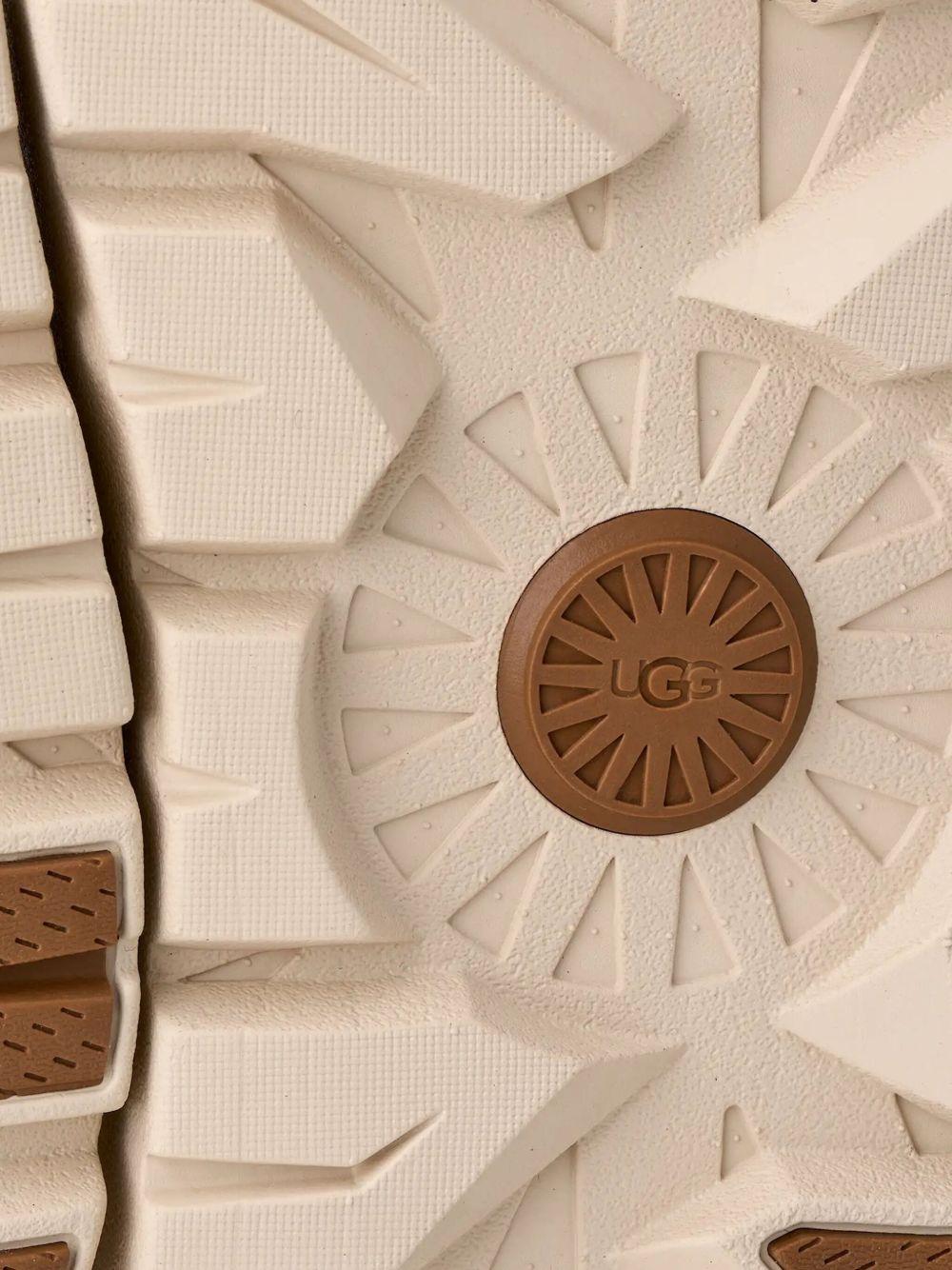 UGG Gli stivali bassi 'Chestnut/ Whitecap 7'