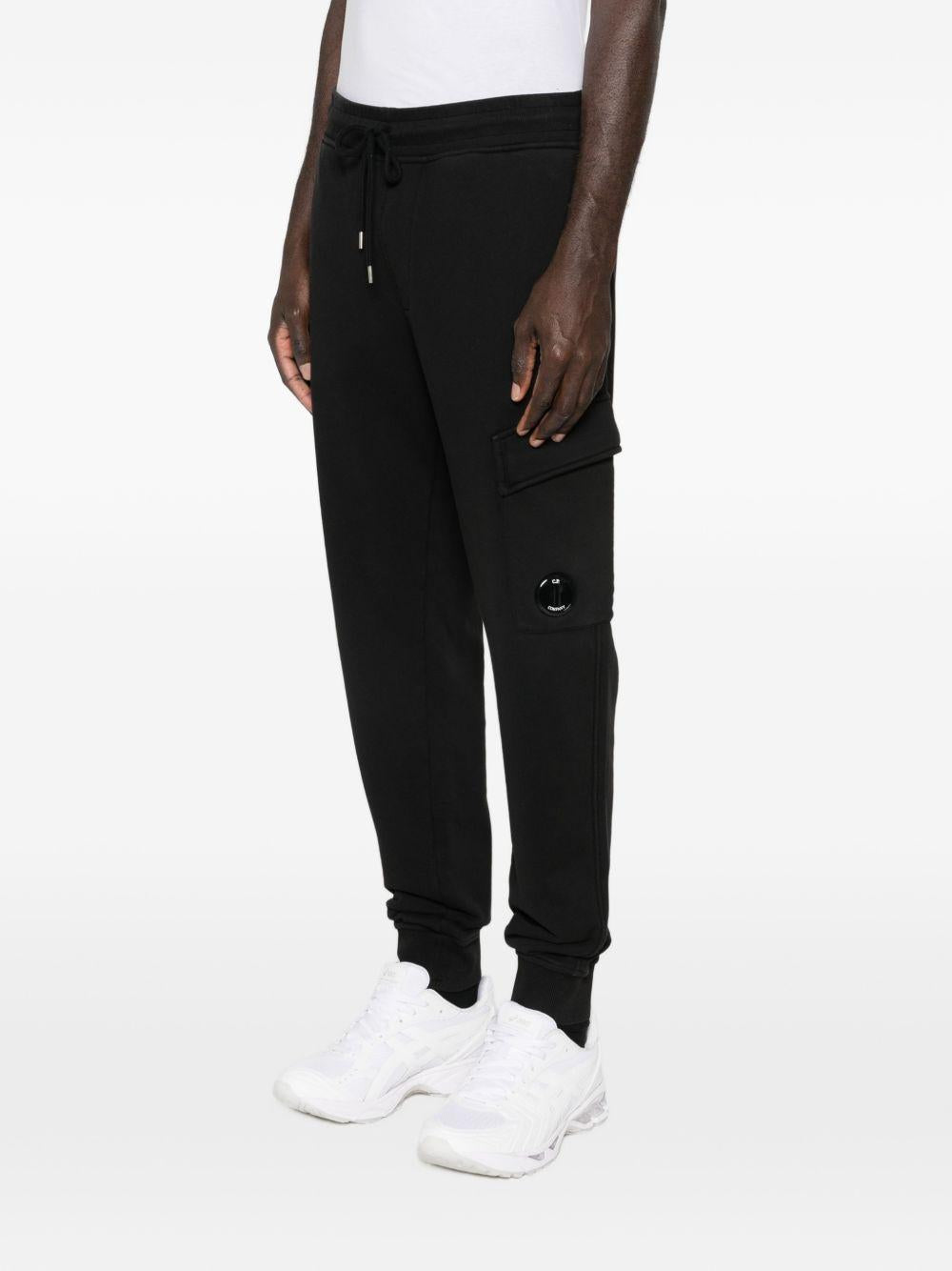 CP COMPANY Pantaloni in cotone neri con tasche cargo