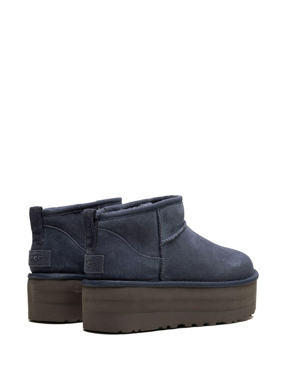 UGG Stivaletti 'Classic Ultra Mini' grigi con platform