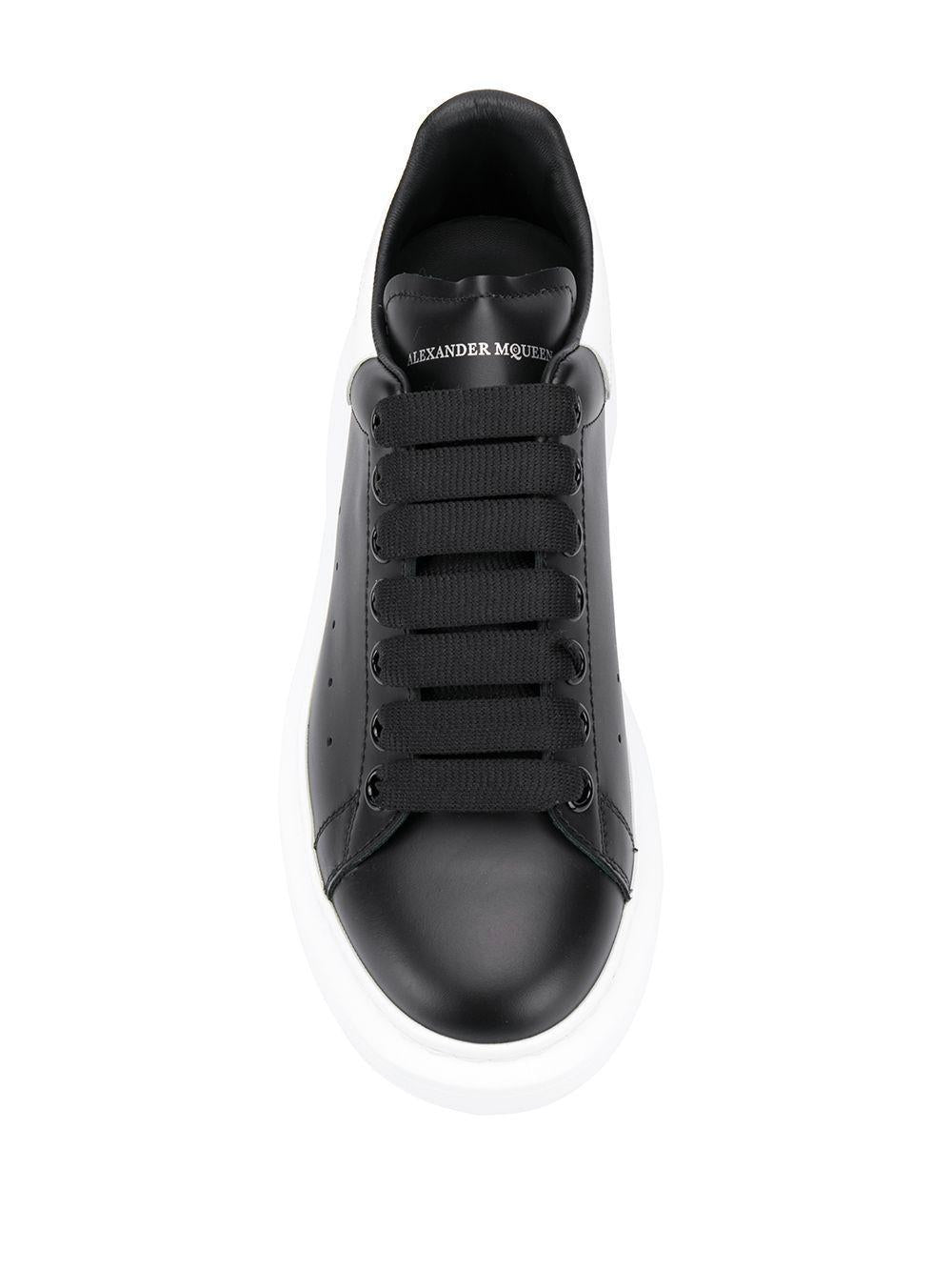 ALEXANDER McQUEEN Sneakers 'Oversize' in pelle nero e bianco