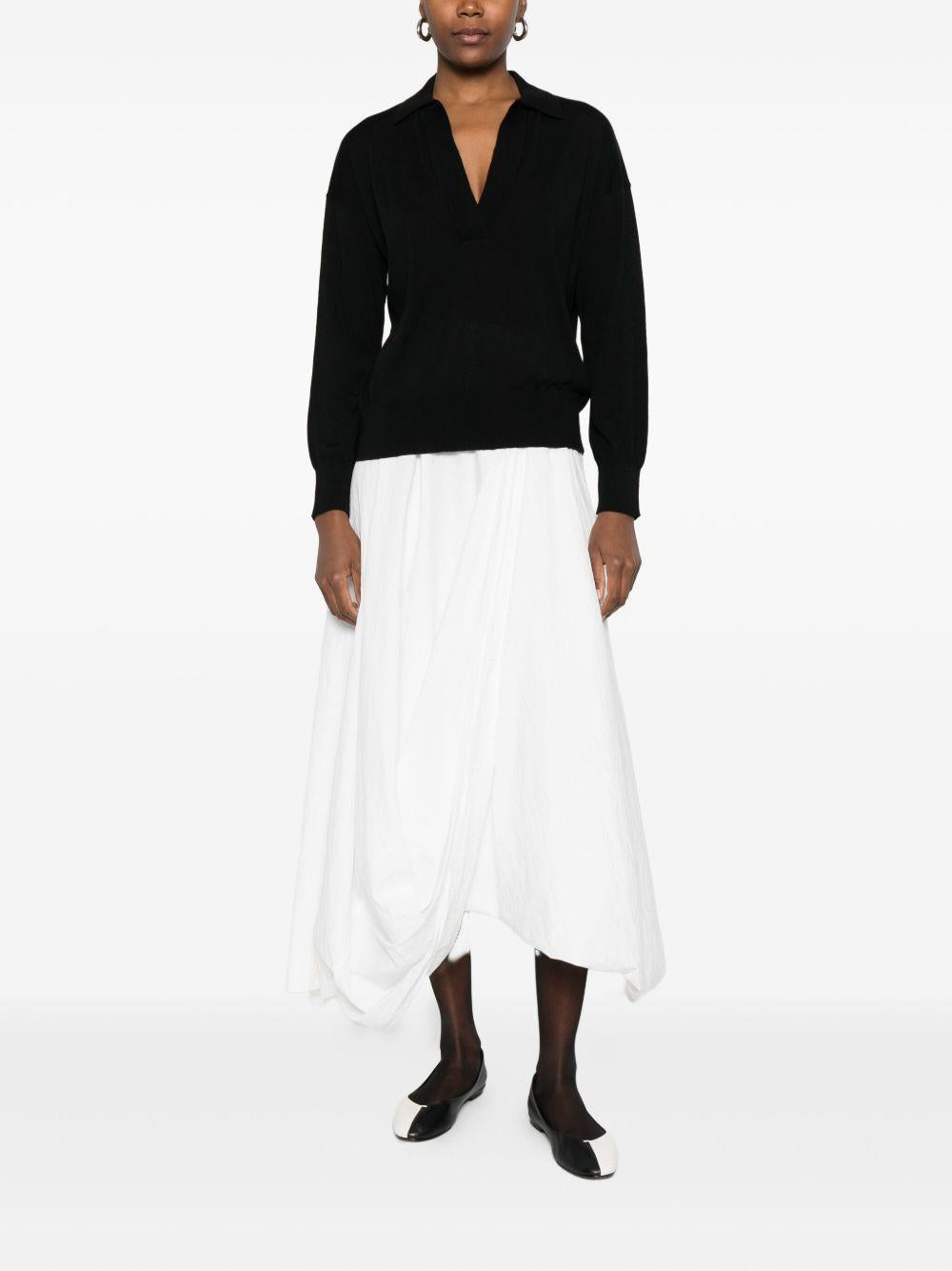 ALPHA STUDIO Maglia nera con colletto polo e scollo a V