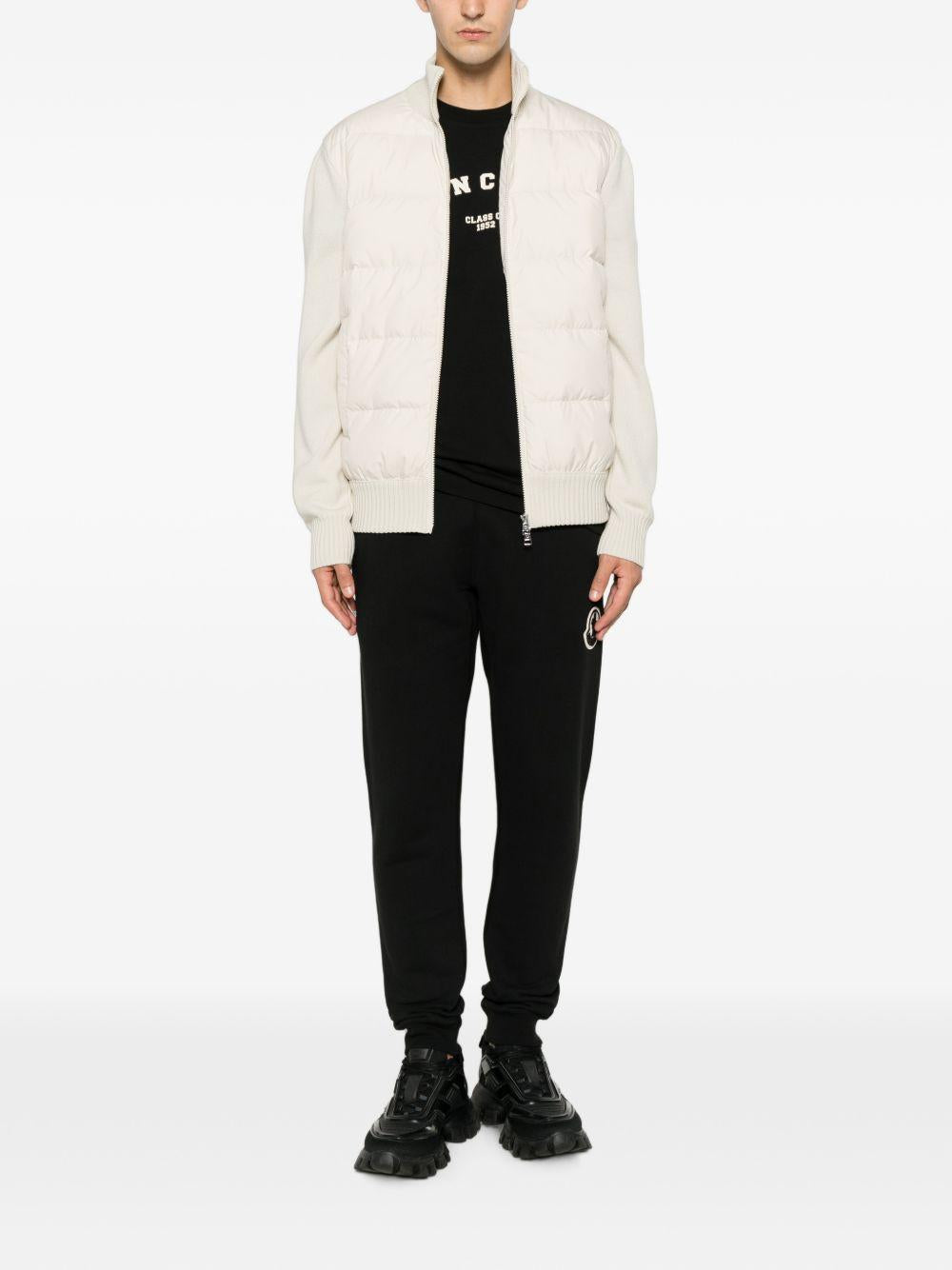 MONCLER Pantaloni sportivi neri in cotone con patch logo