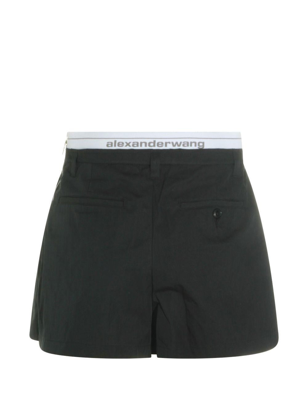 ALEXANDER WANG Pantaloncini plissettati neri in misto cotone con logo