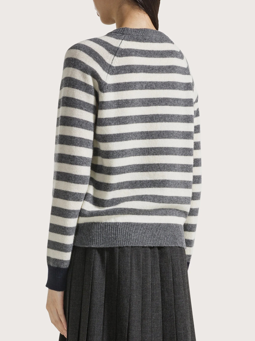 19.70 Maglia in lana a righe orizzontali 