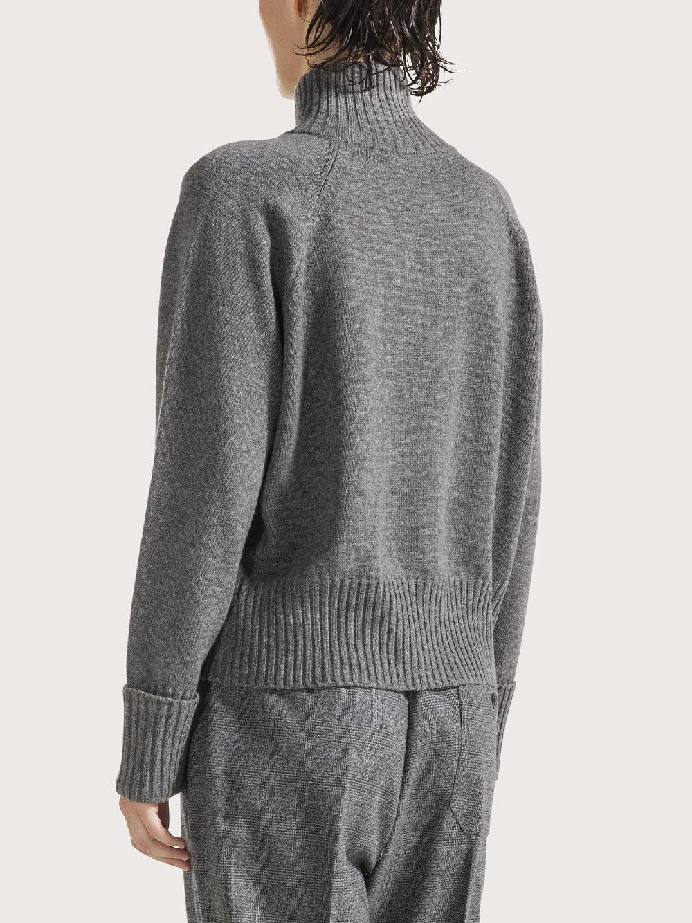 19.70 Maglia a collo alto grigia con zip 
