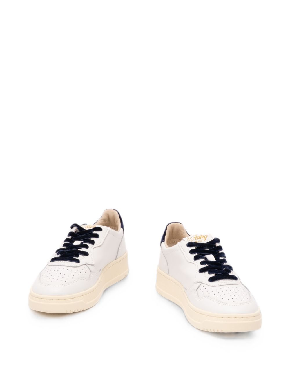 AUTRY Medalist sneaker bianca con talloncino blu e logo dorato 
