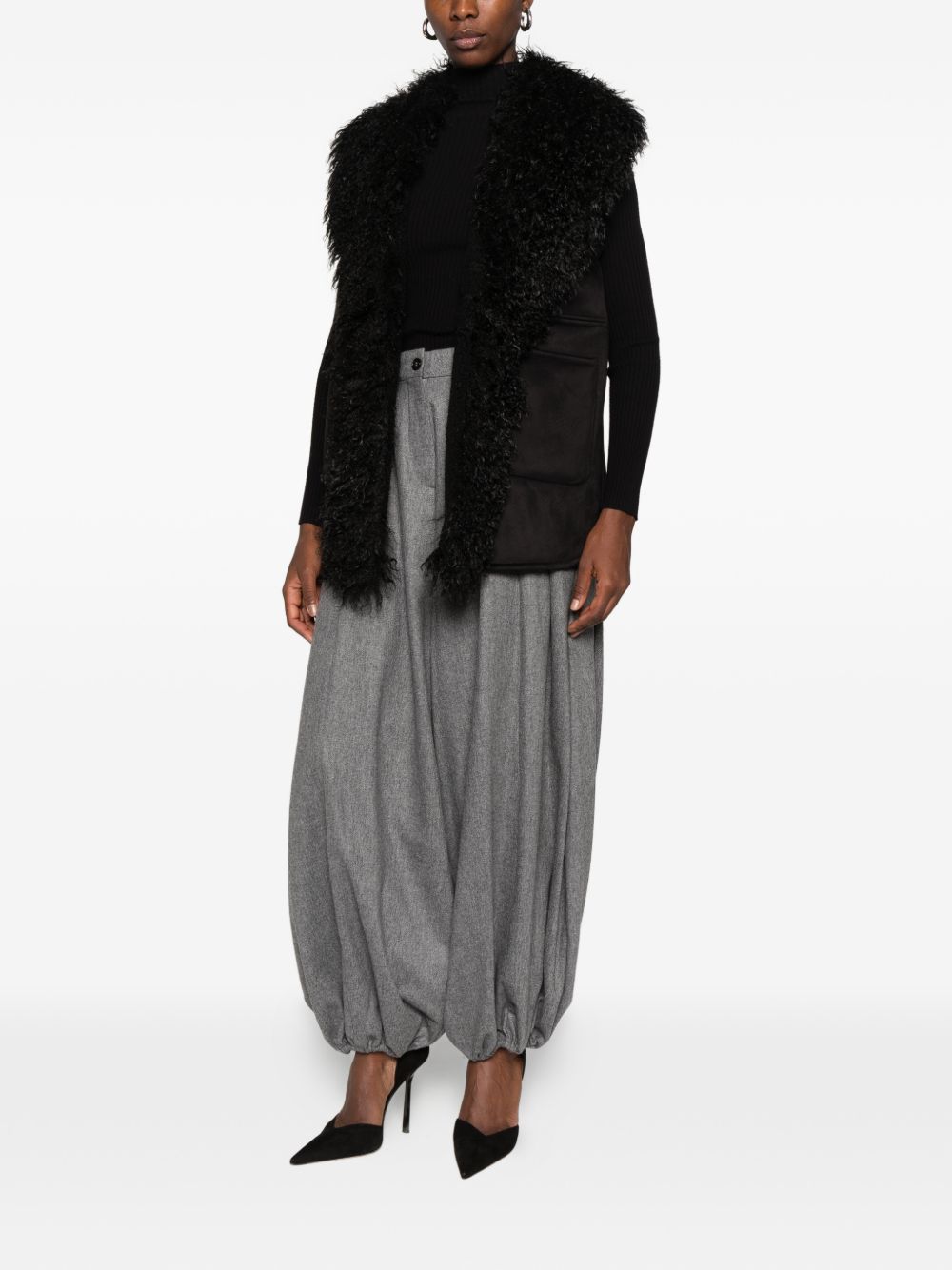 BETTA CORRADI Gilet nero con ecopelliccia 