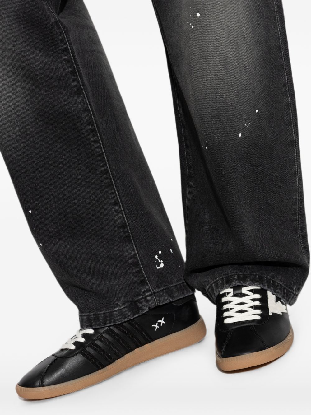 DSQUARED2 Sneakers nere in pelle con lacci bianchi 