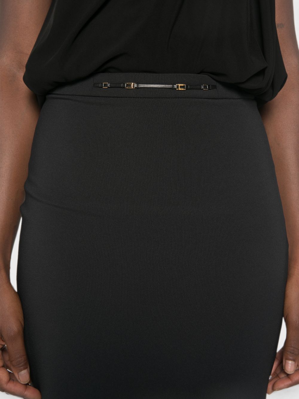 ELISABETTA FRANCHI Gonna nera aderente in tessuto elasticizzato con spacco 