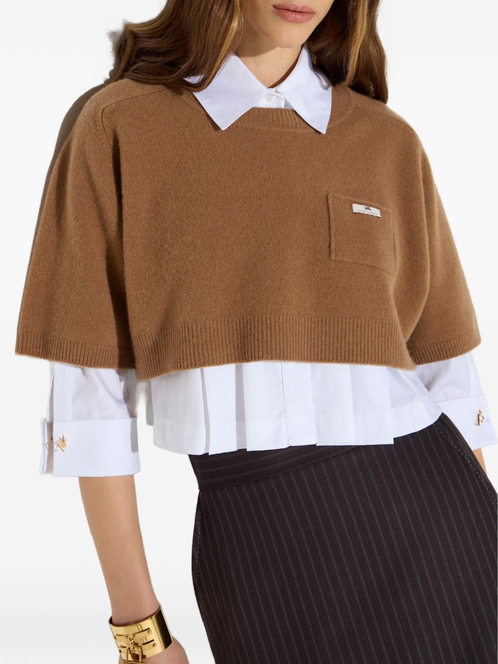 ELISABETTA FRANCHI Maglia crop cammello in lana con maniche corte e taschino 