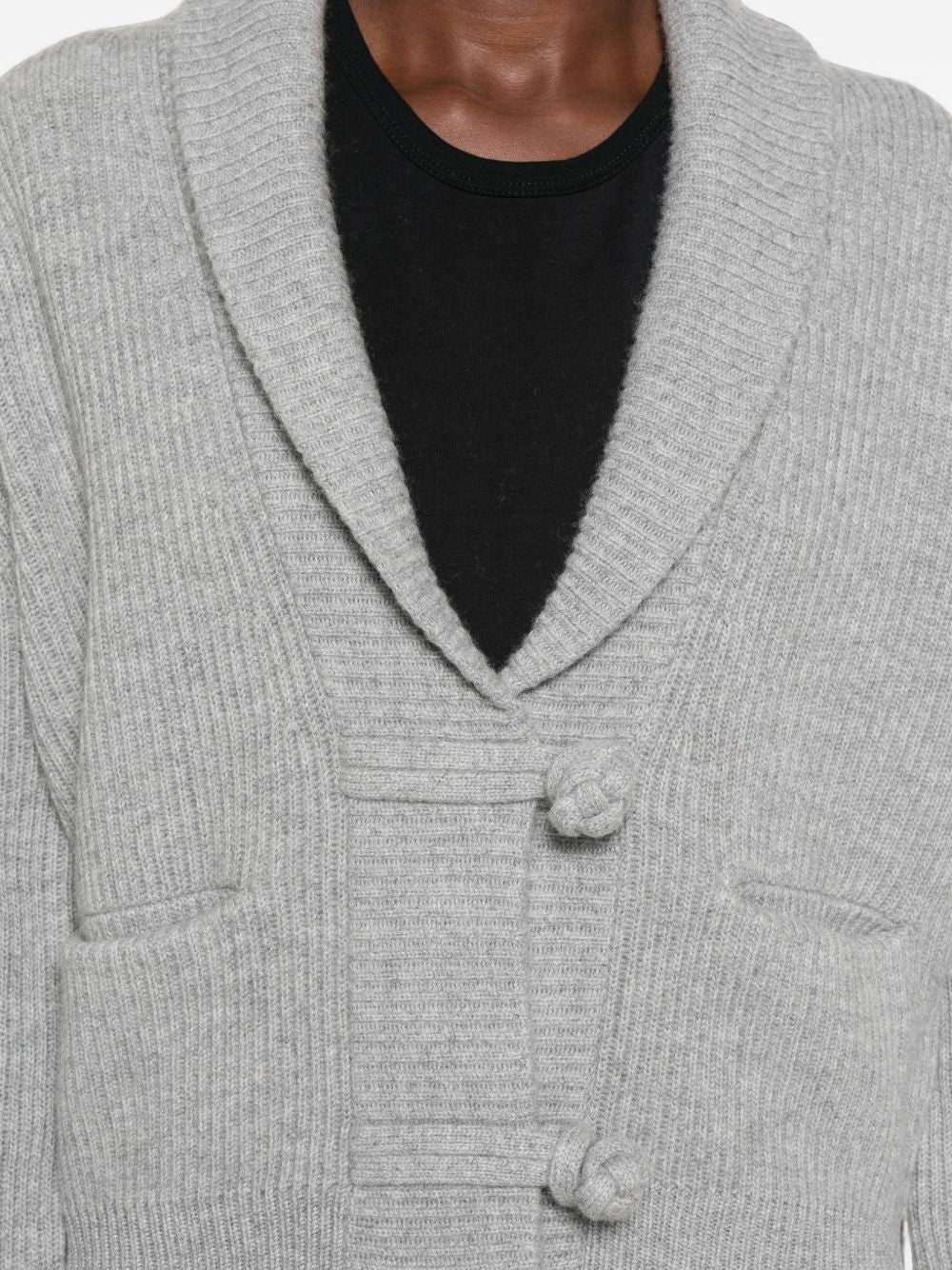 FORTE FORTE Cardigan grigio in morbida lana con scollo a V e collo morbido 